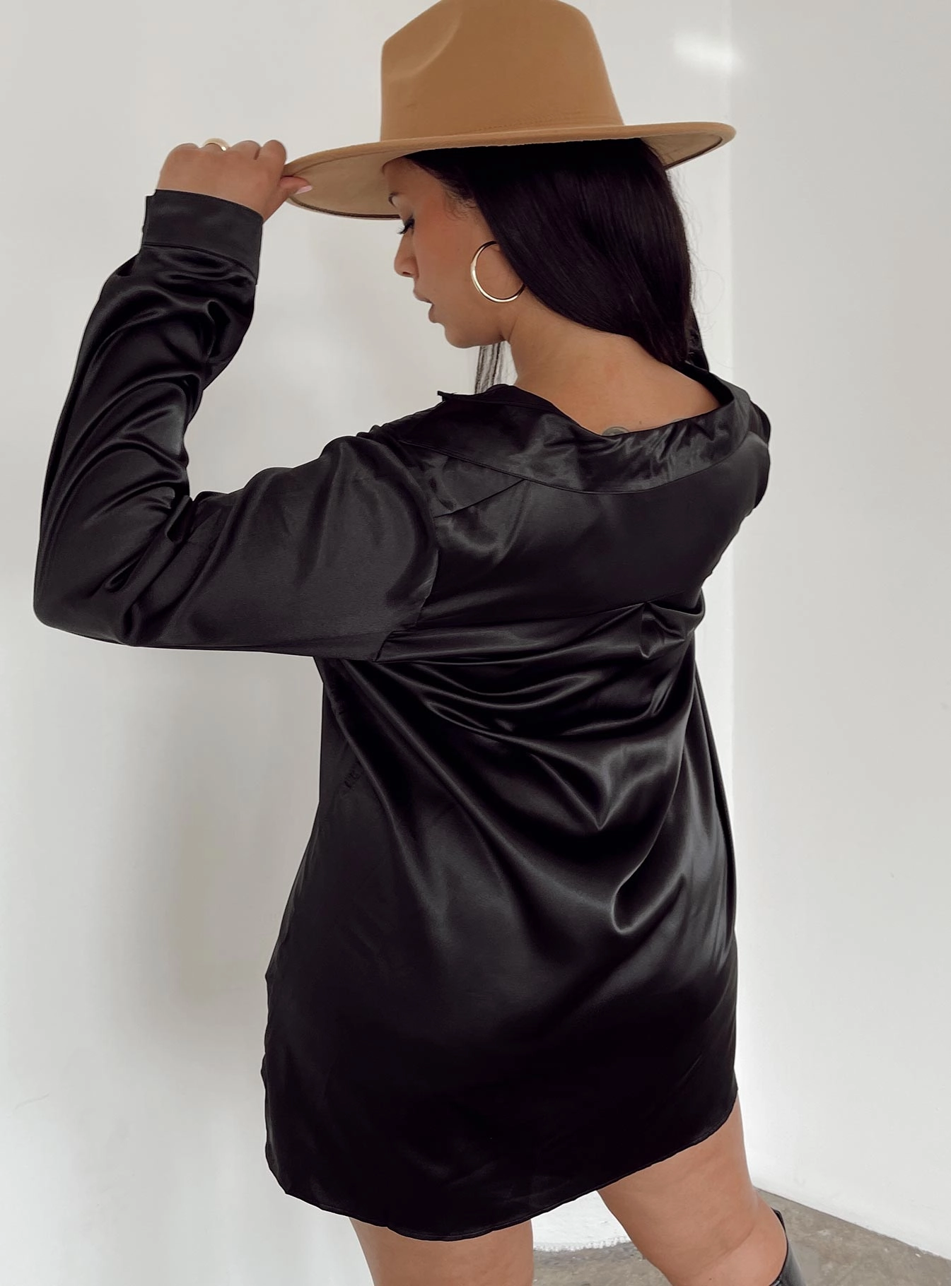 90210 Satin Shirt Mini Dress Black Curve Smooth-Lining Delicate Lines