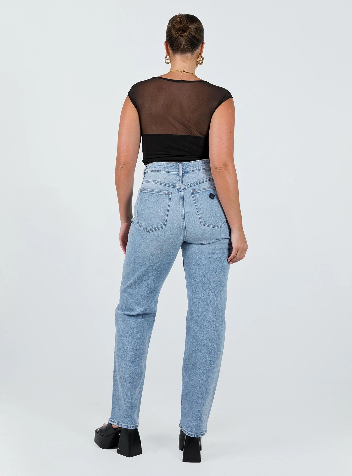 Everyday Party Look Autumn Days Outdoor Enthusiast Streetwear Fan Abrand 94 High Straight Hailey Light Wash Denim