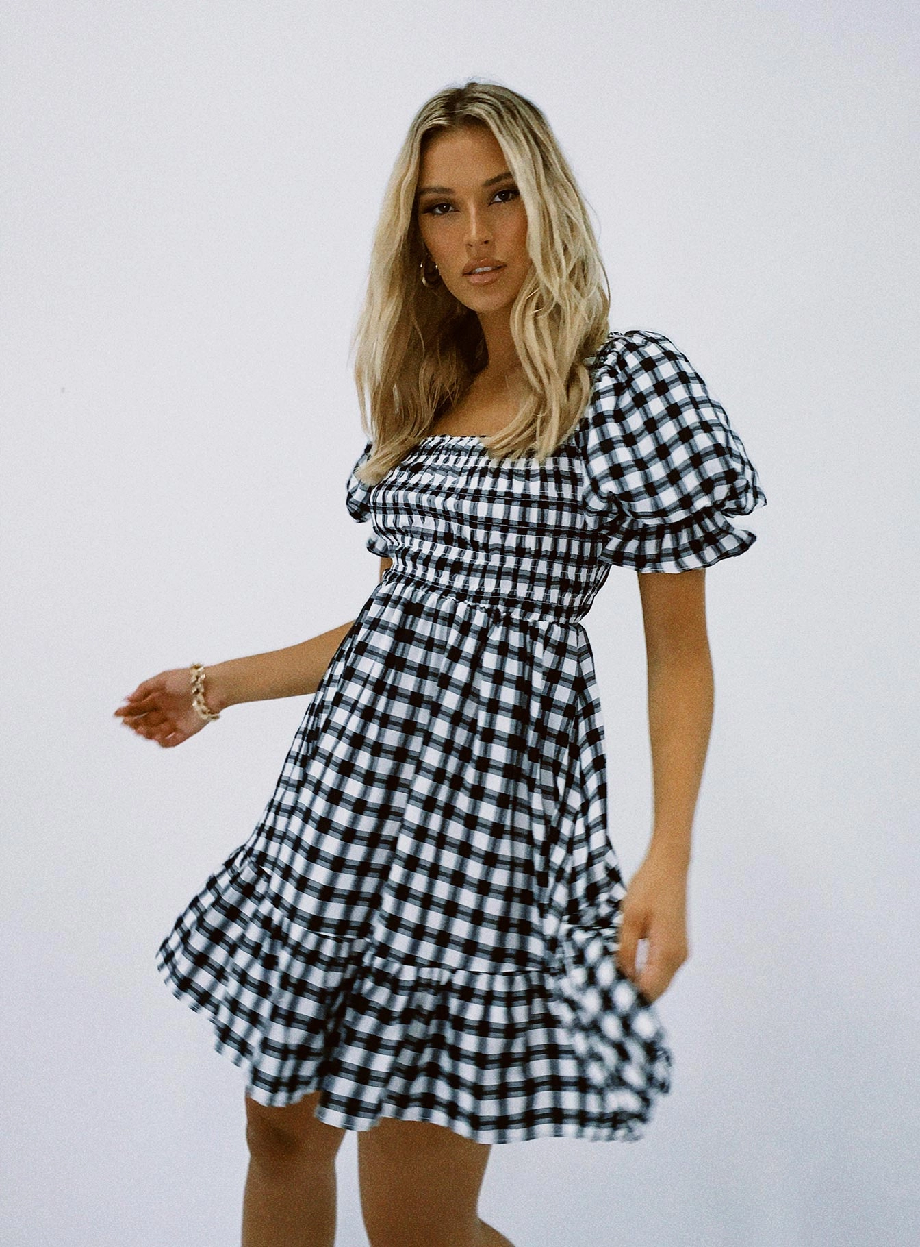 Modest Look Fall Flow Adelio Mini Dress Black / White