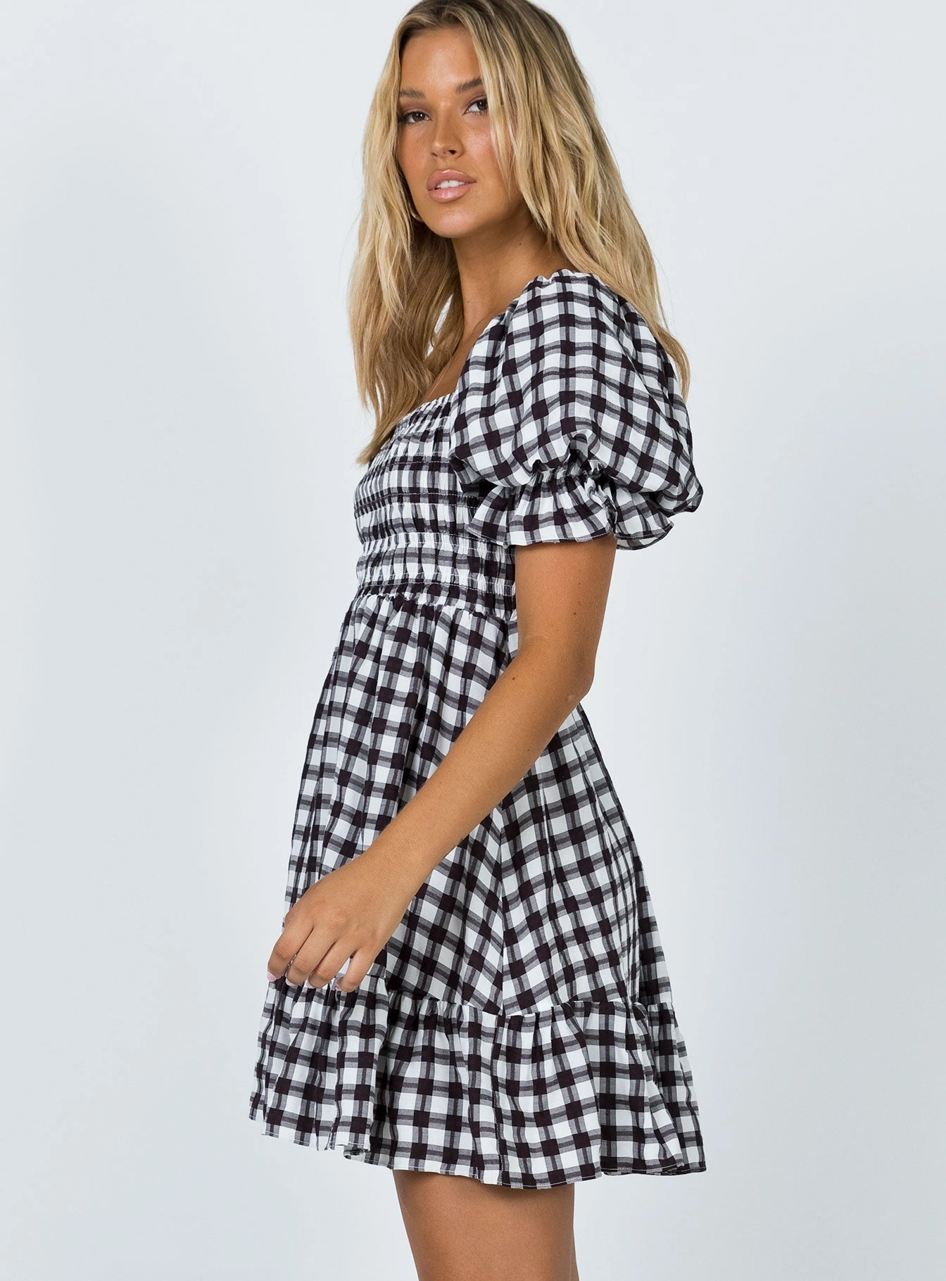 Adelio Mini Dress Black / White Travel Vibe