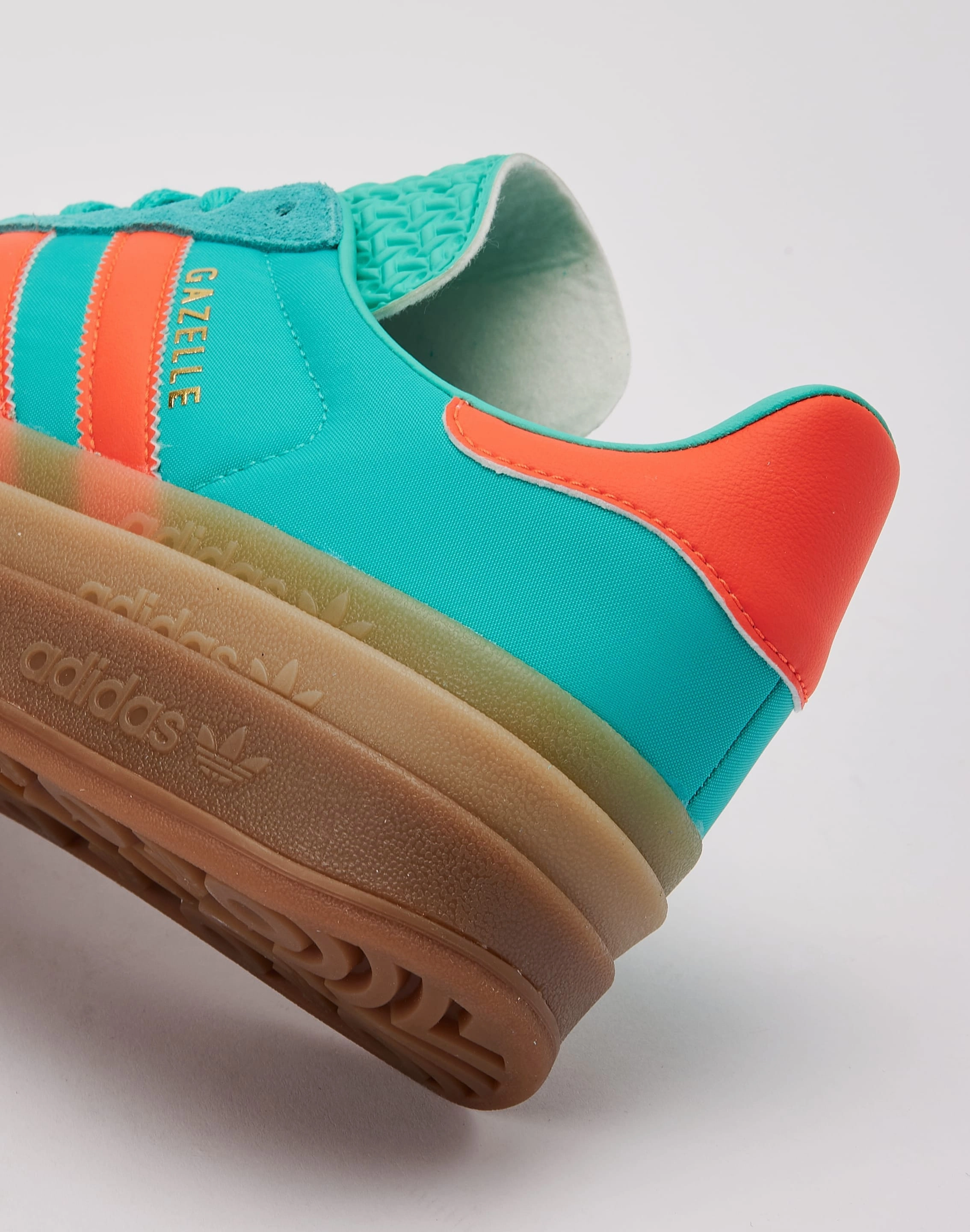 Hassle free Free Step Adidas Gazelle Bold