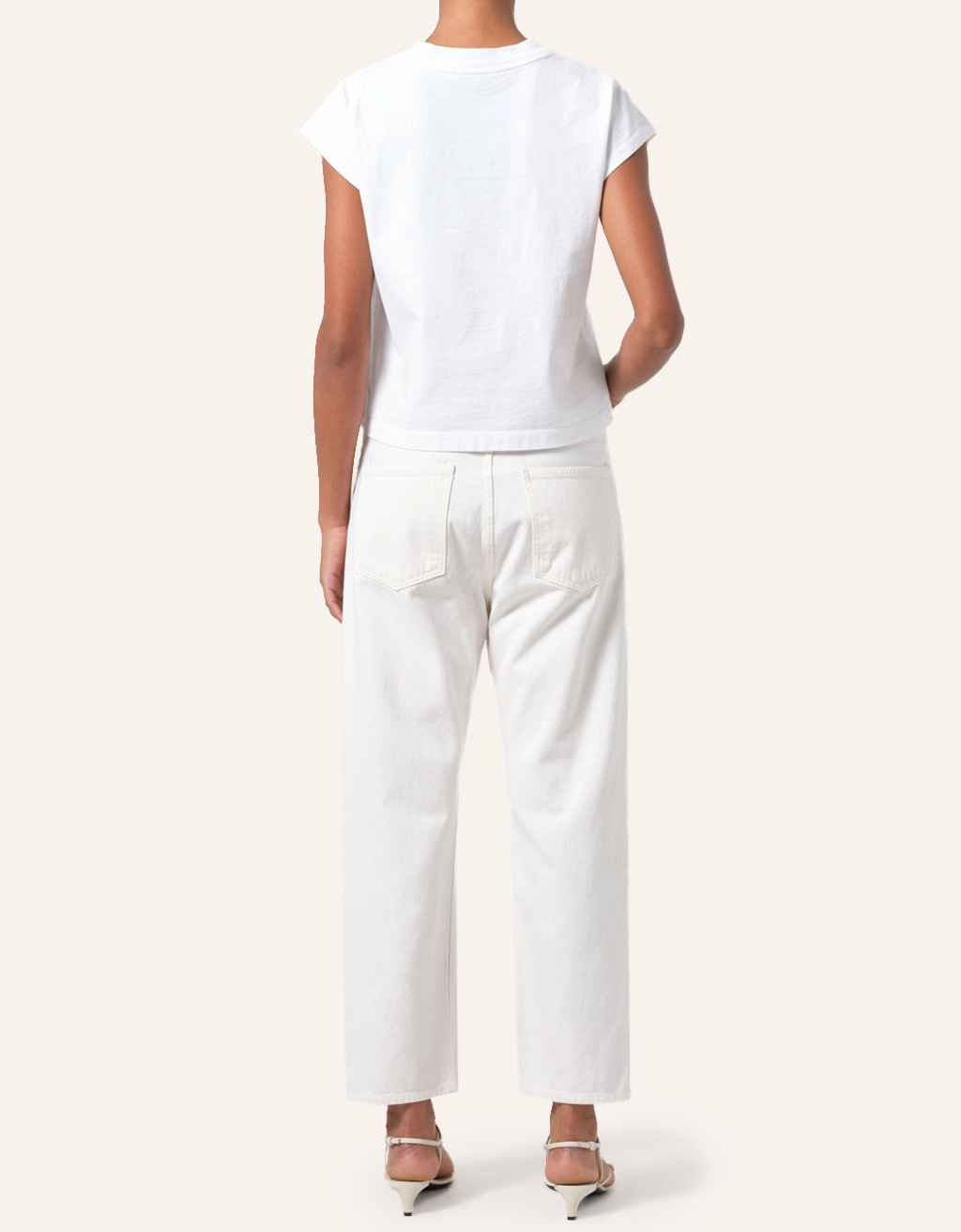 agolde 90s crop jean Elegant Travel Outfit Minimalist Style