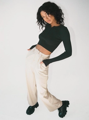 Amalia Pants Beige Side Pockets Flexible Performance Wear