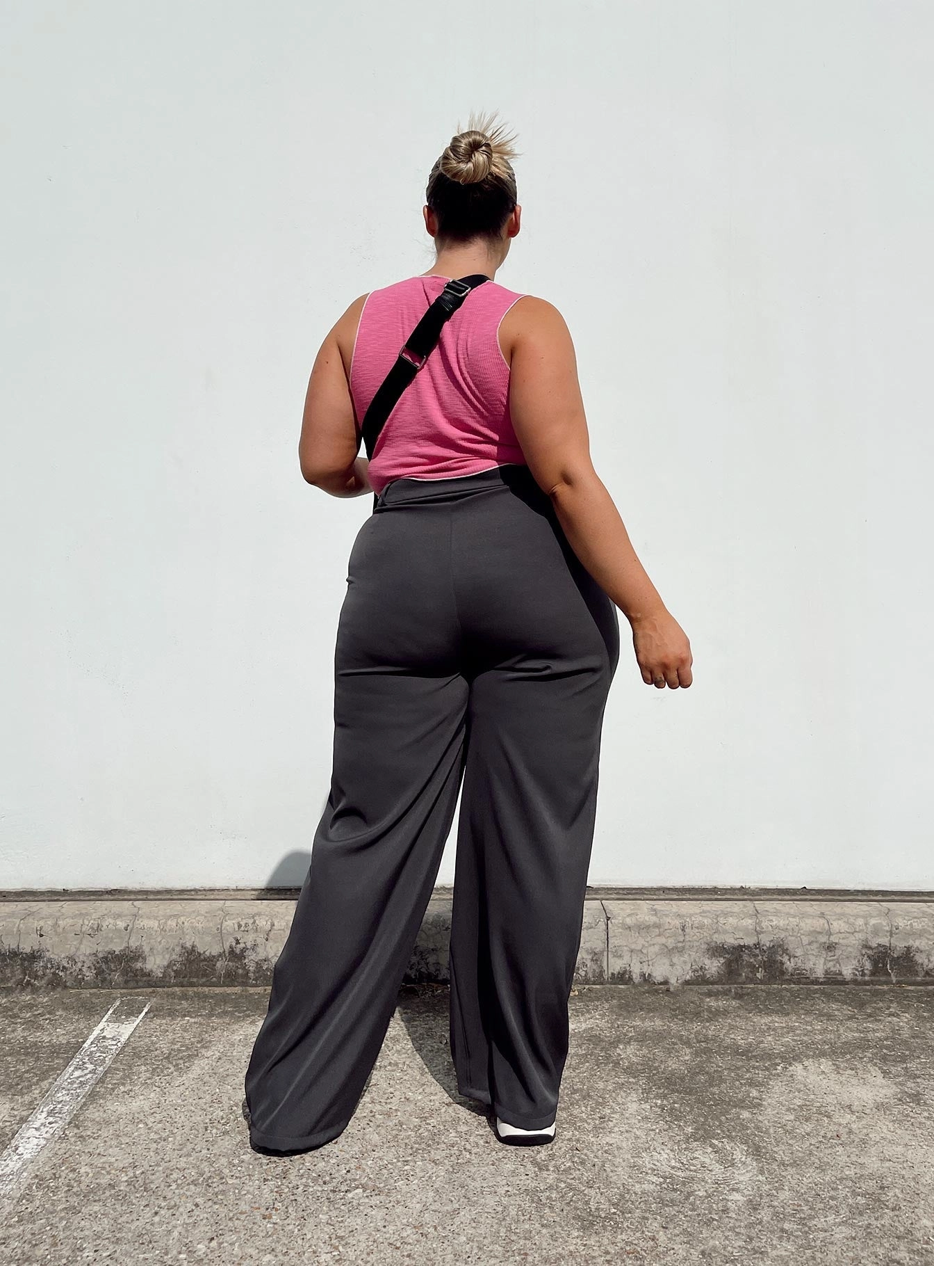 Archer Pants Slate Curve Bonded Seam Technology WindproofLayer