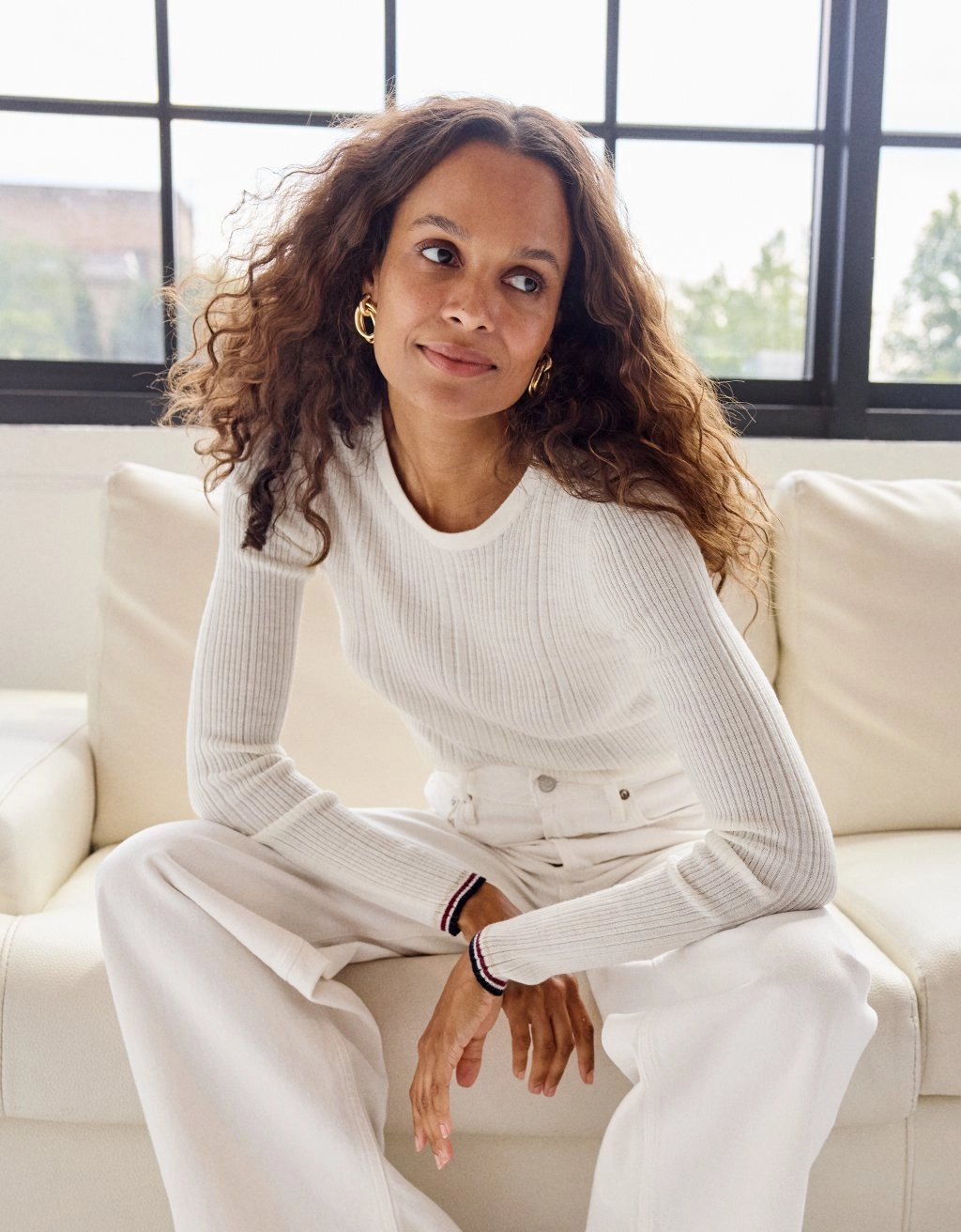 Soft Fabric Look Side Slit Design Unsubscribed Merino Wool Crewneck Top