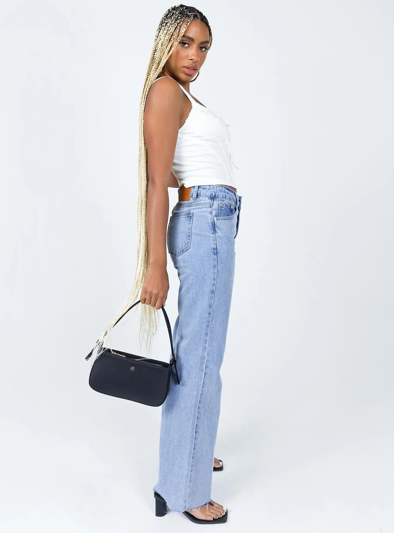 Customizable Hem Options Match With All Bennette Jean Light Wash Denim