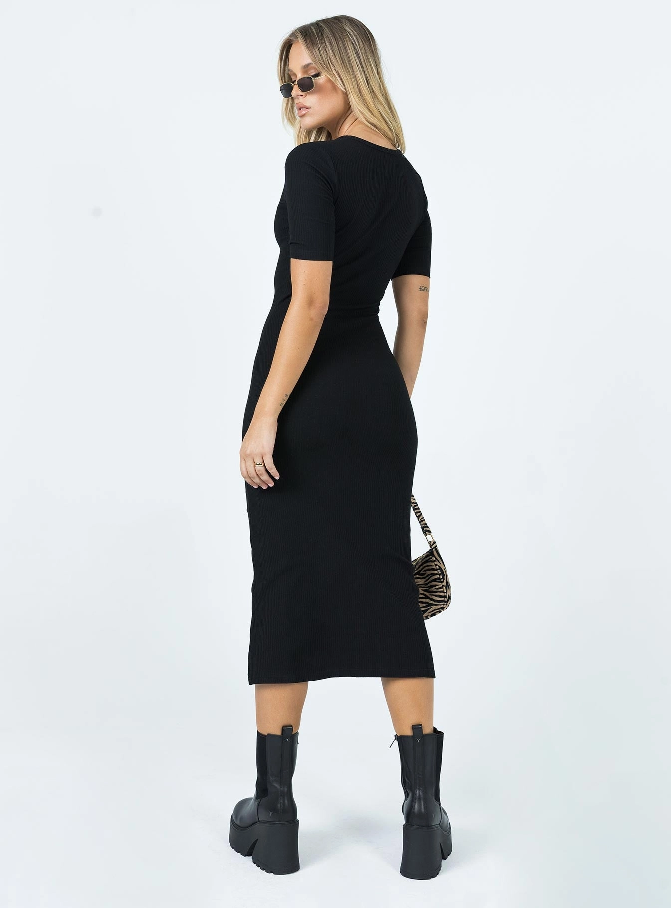 Chanted Midi Dress Black Relax Comfort Silky Drape