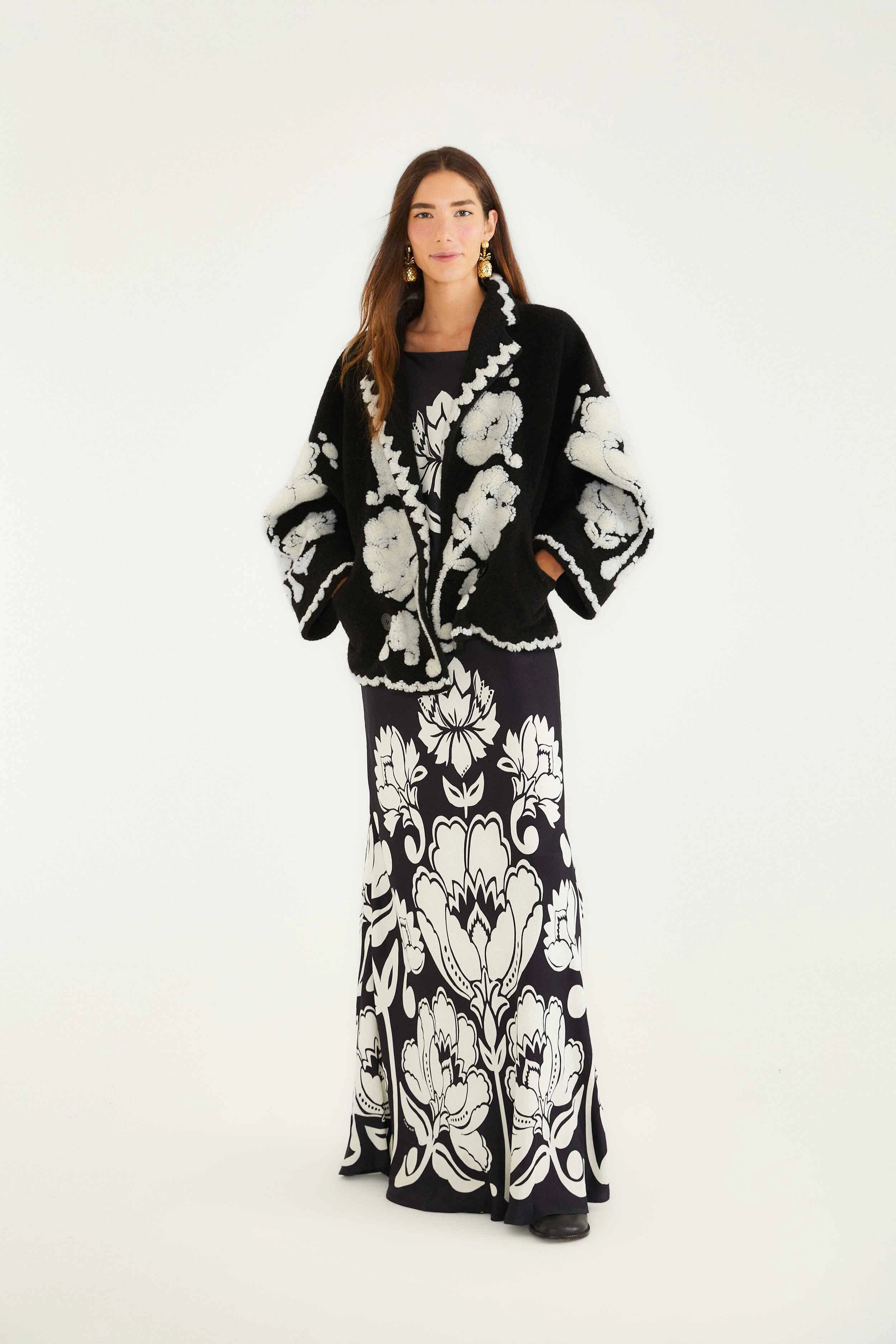 Black & White Floral Arabesque Fleece Coat Convertible Collar ElasticCuffs