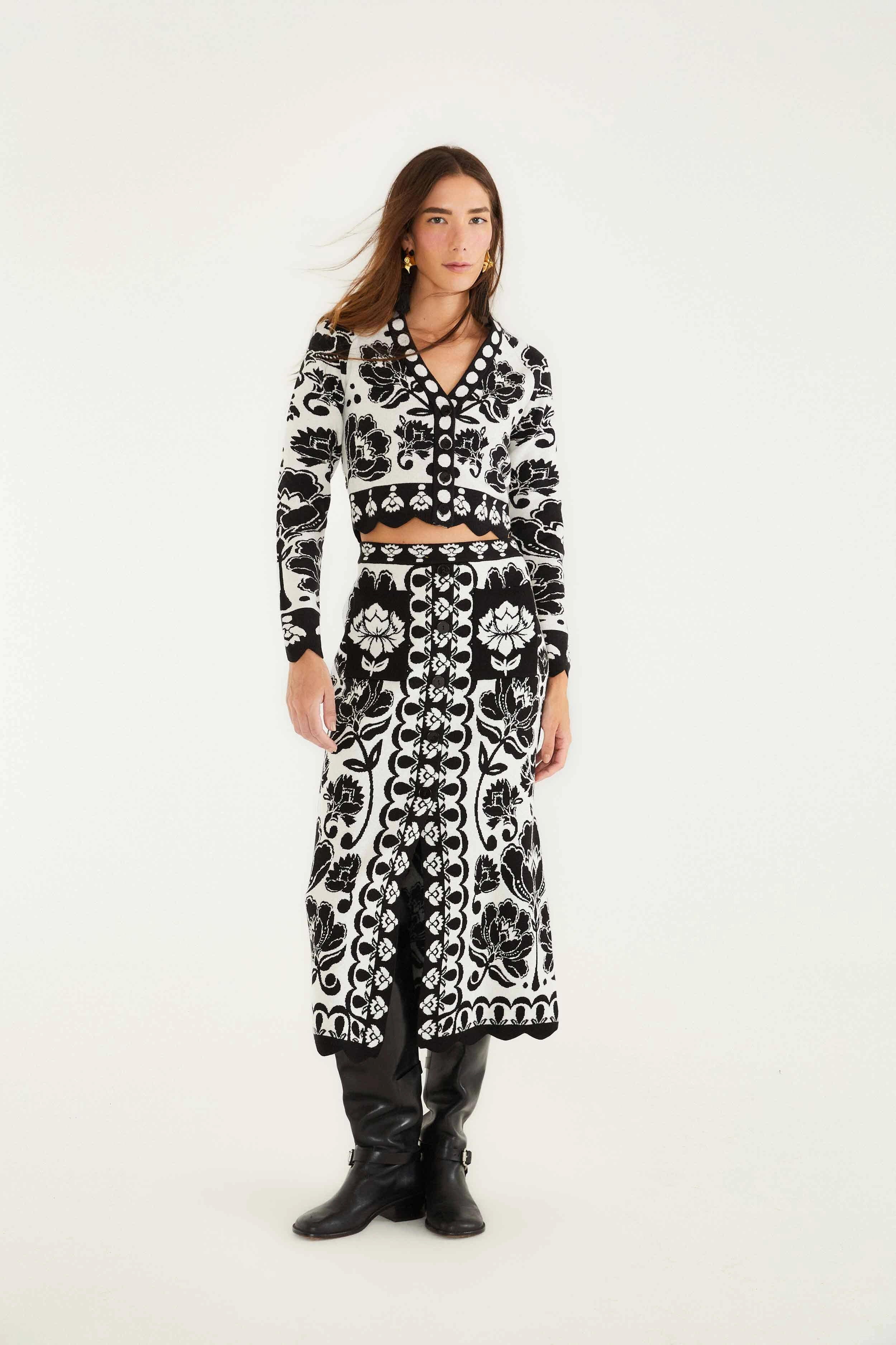 Seasonal Must Have Black & White Floral Arabesque Knit Skirt