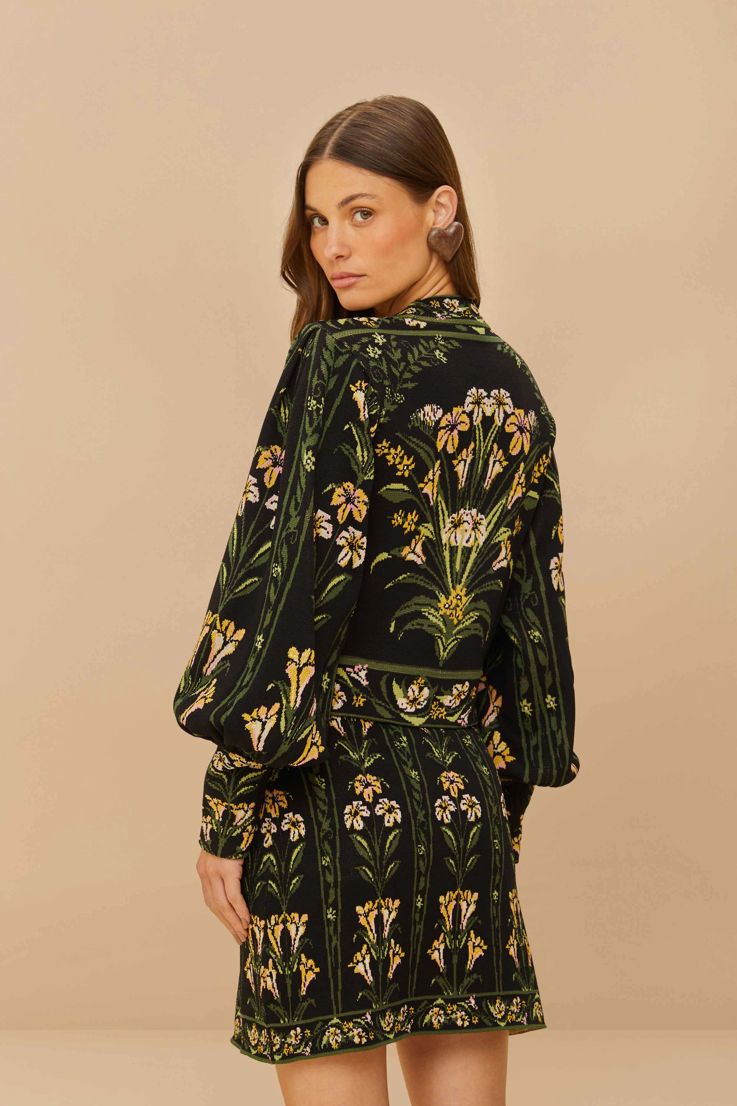 City Mood Bold Cut Black Flowers Arch Knit Skirt
