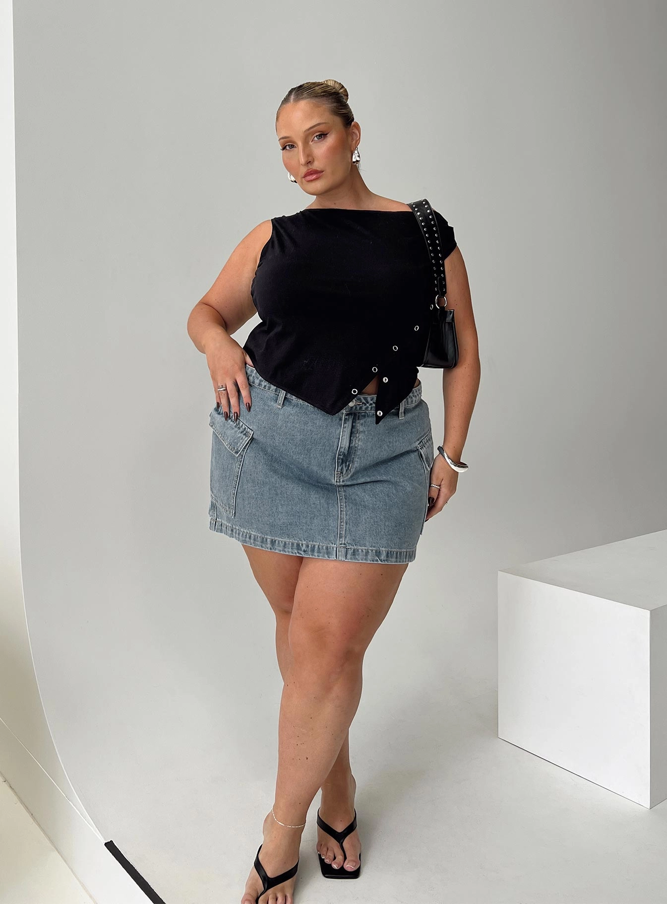 Matching Belt Twist Front Design Zakai Cargo Denim Mini Skirt Light Blue Denim Curve
