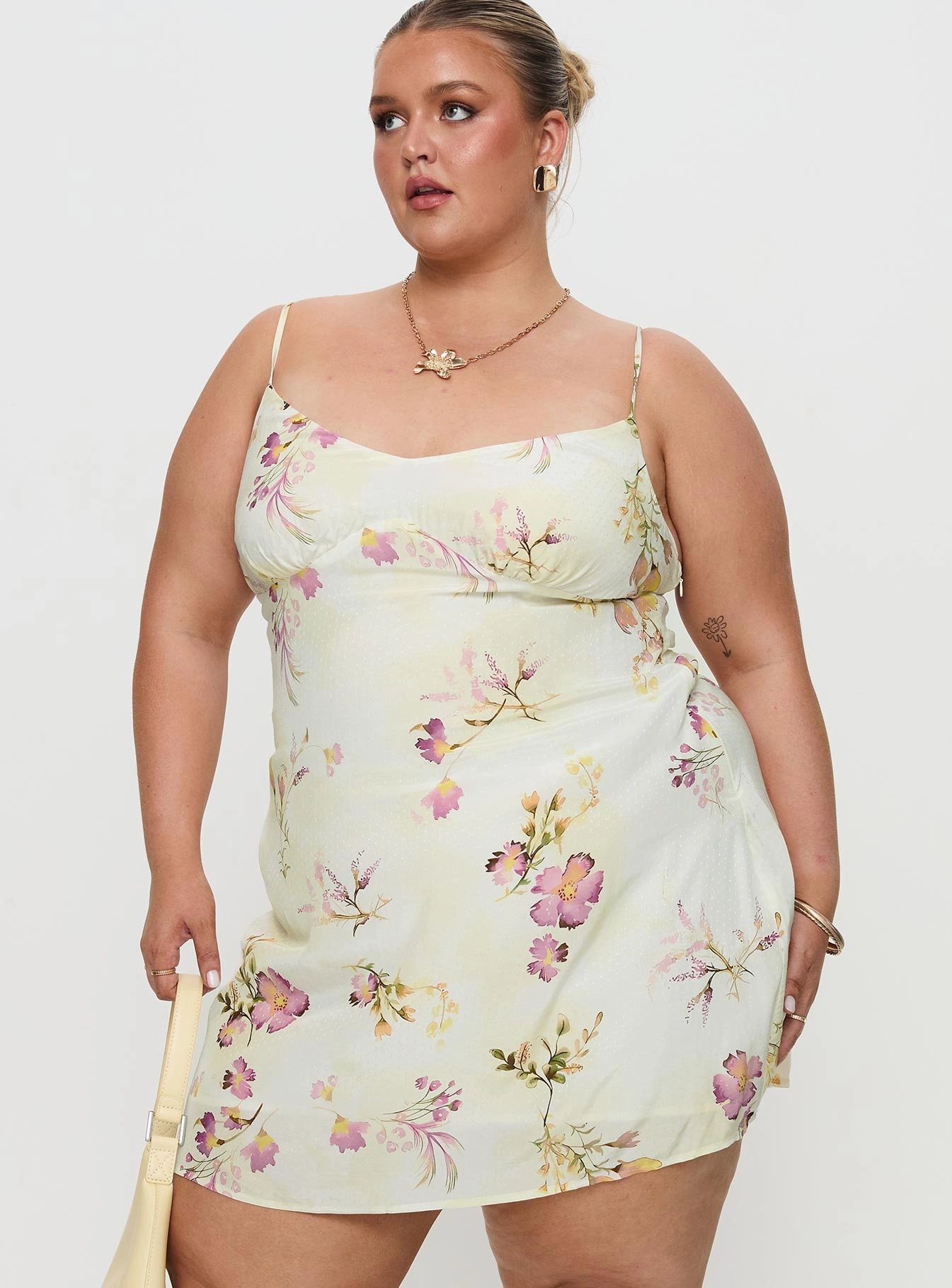 summer look Standout Feature Jaye Mini Dress Floral Curve