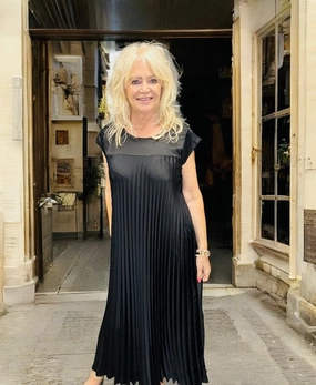 Comfy Fit Wear Dark Tones Pleated Maxi dress Black