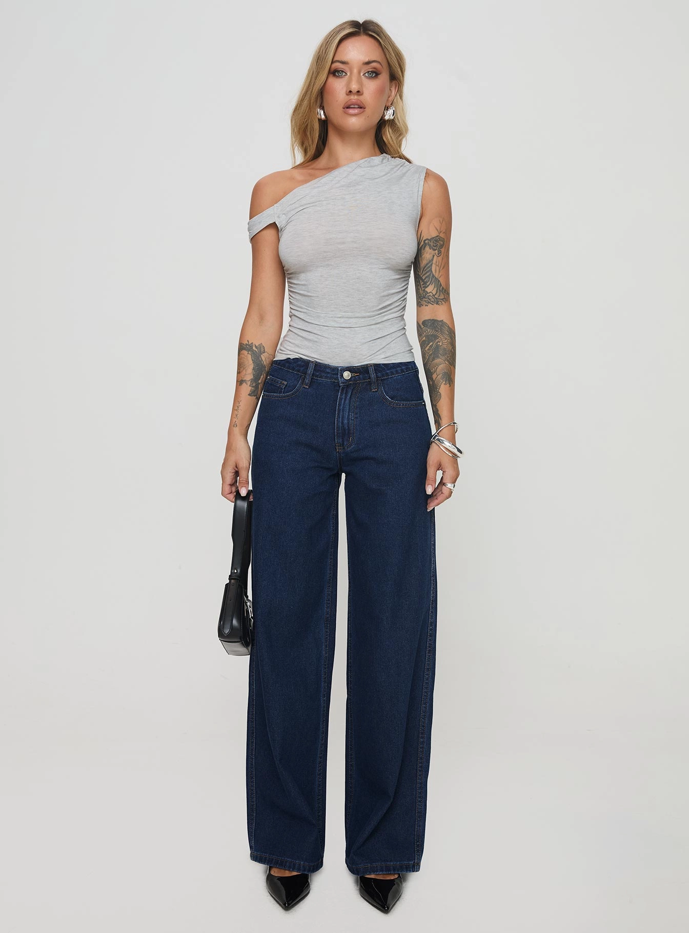 Closet Classic Neutral Casual Streetwear Fan Maryanne Mid Rise Straight Leg Jeans Dark Wash