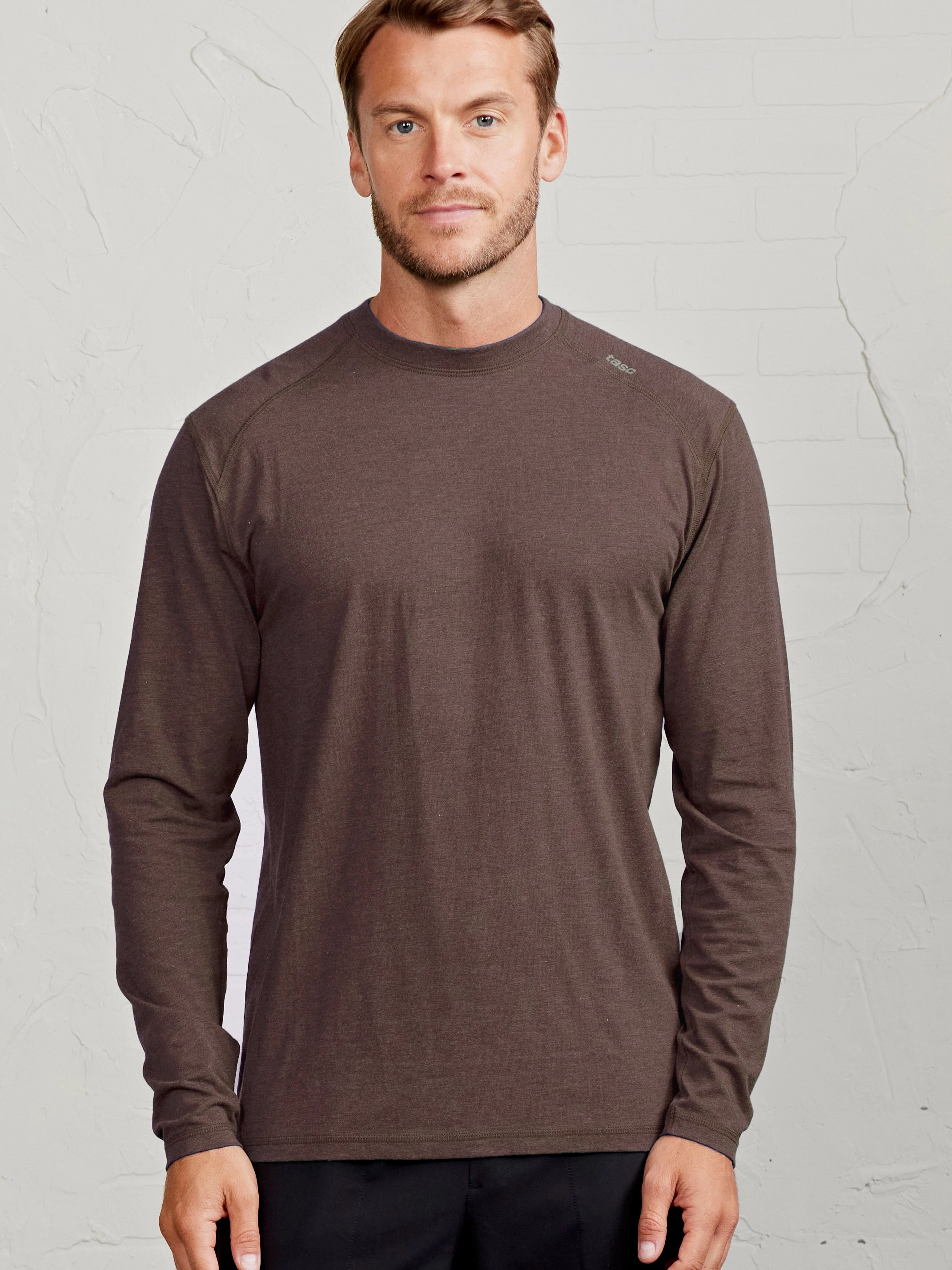 AthleisureInspired Multi Pocket Functional Design Carrollton Long Sleeve Fitness T-Shirt