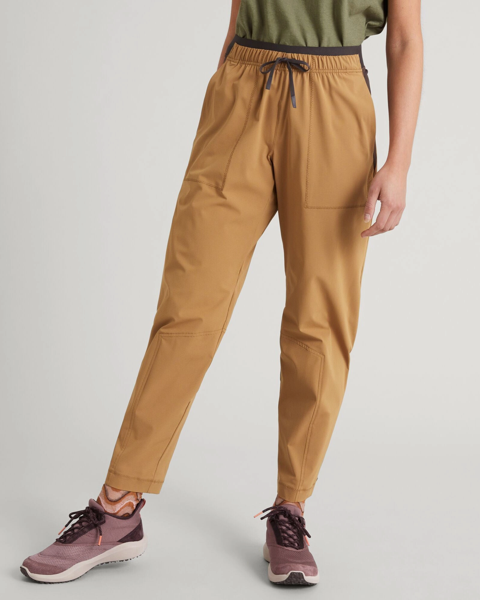 WELL.DER.NESS Energy Women's Joggers - Canvas/Dark Quartz Light support