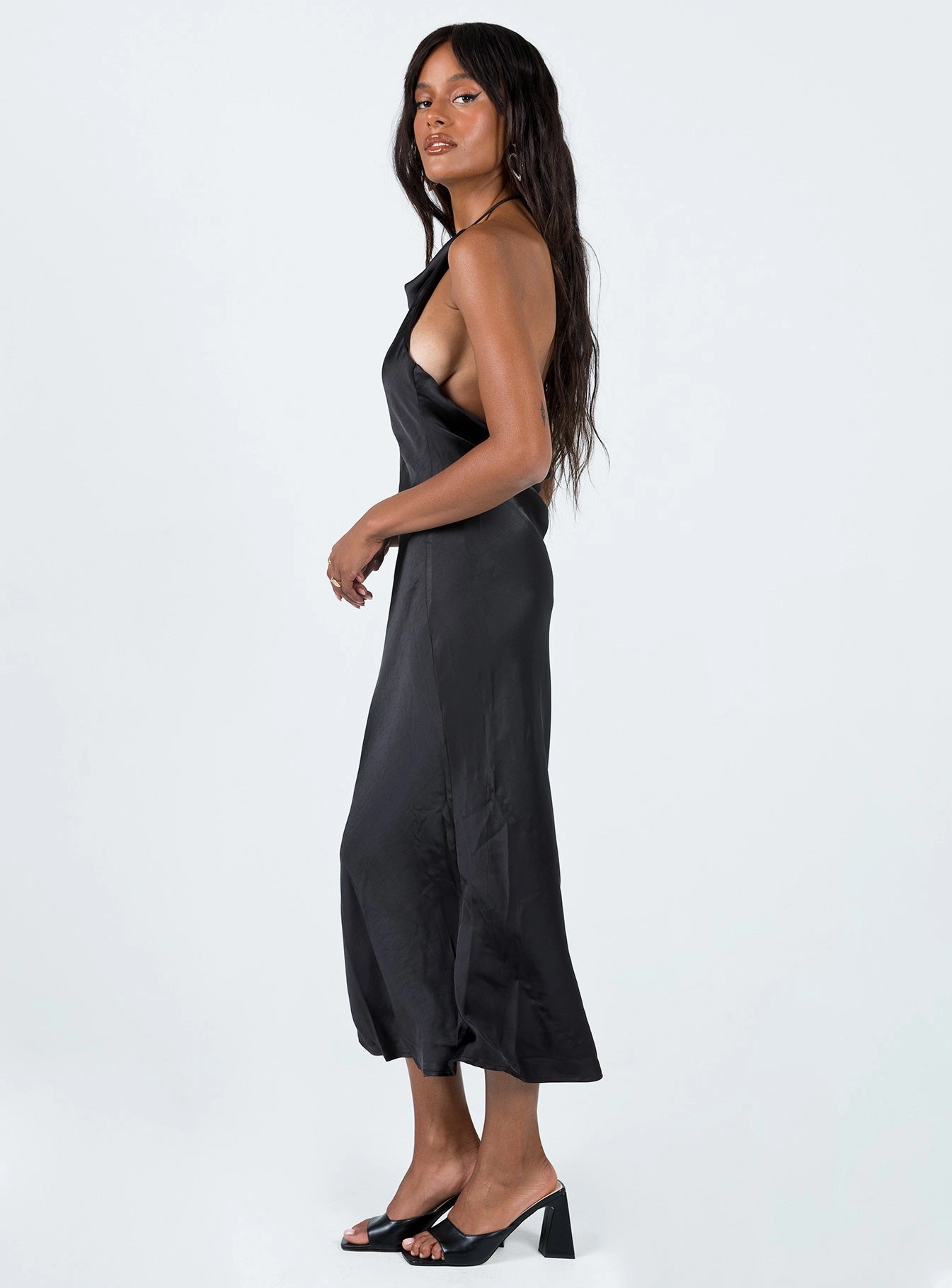 travel mode Broughton Halter Midi Dress Black