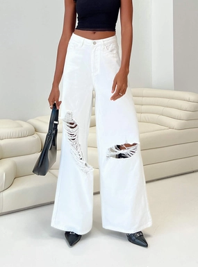Neutral Outfit Chavez Wide Leg Jeans White Denim