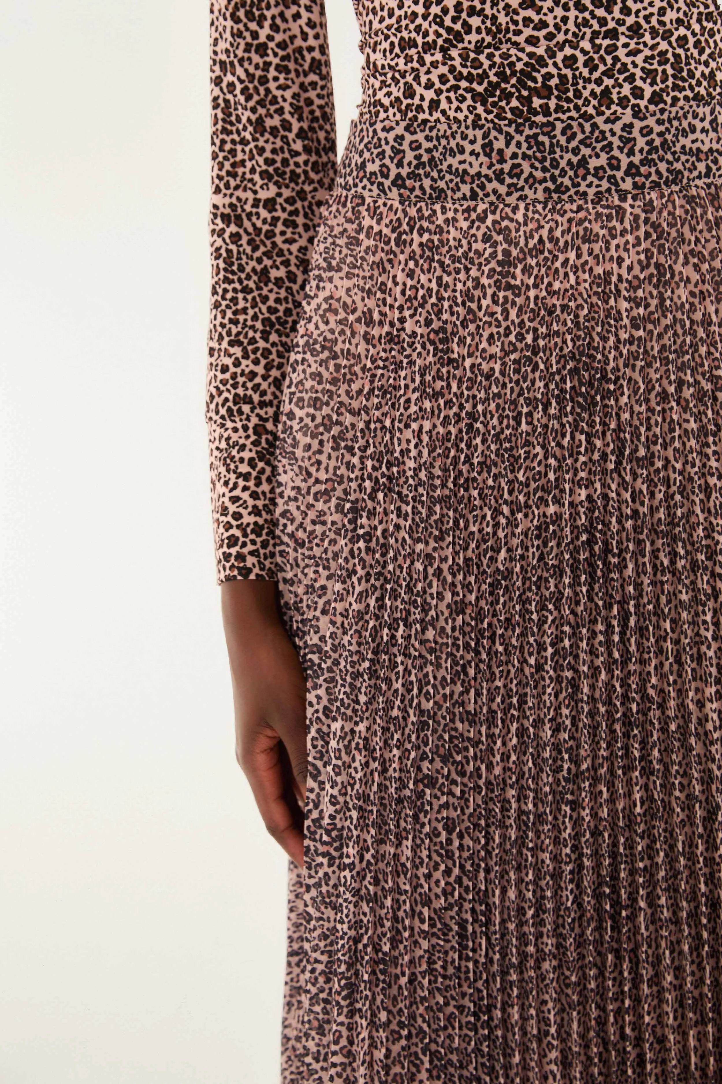 button detail Asymmetrical Cut Pink Baby Leopard Pleated Maxi Skirt