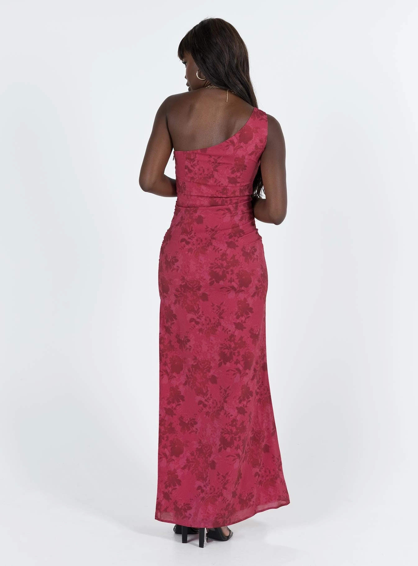 Relaxed outdoor dress Refined Finish Chika One Shoulder Maxi Dress Red
