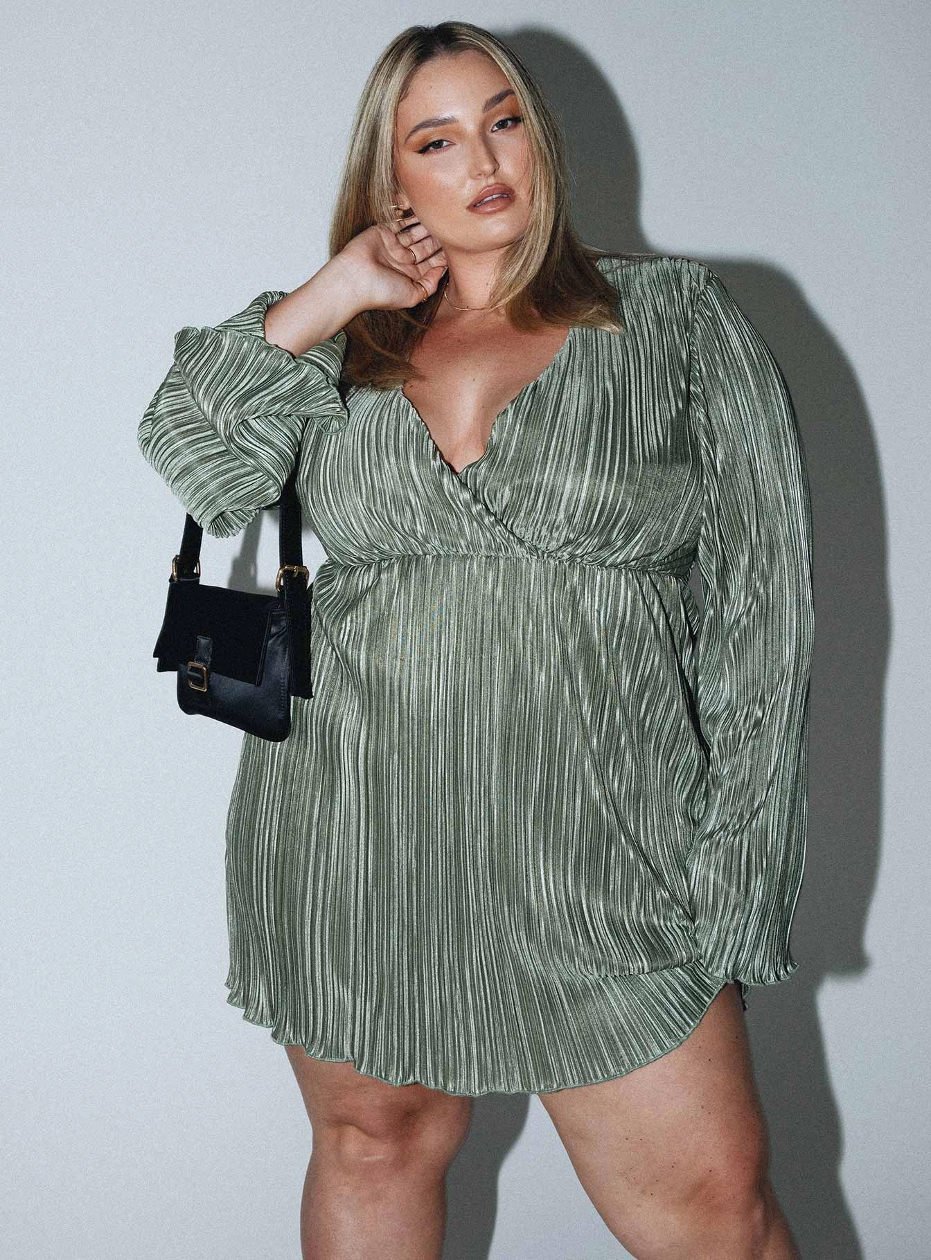 Cindie Mini Dress Green Curve Daywear Comfort Travel Staple