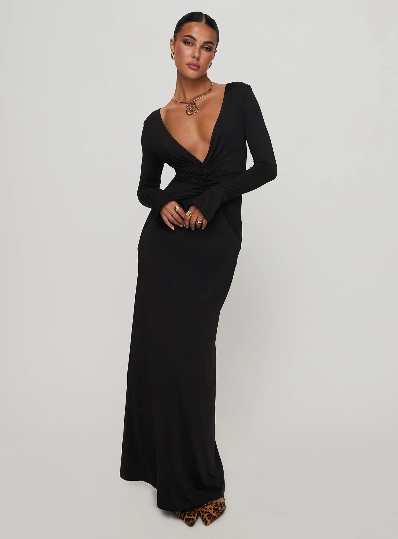 Bright Accent Soft Appearance Lezure Plunge Long Sleeve Maxi Dress Black