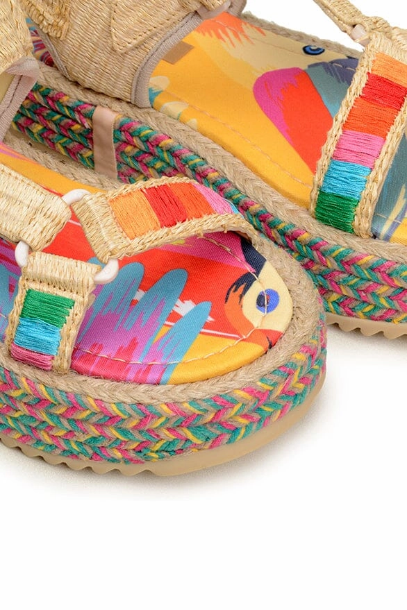 COLORFUL TOUCANS FLATFORM RAFFIA VELCRO SANDAL Light Comfort