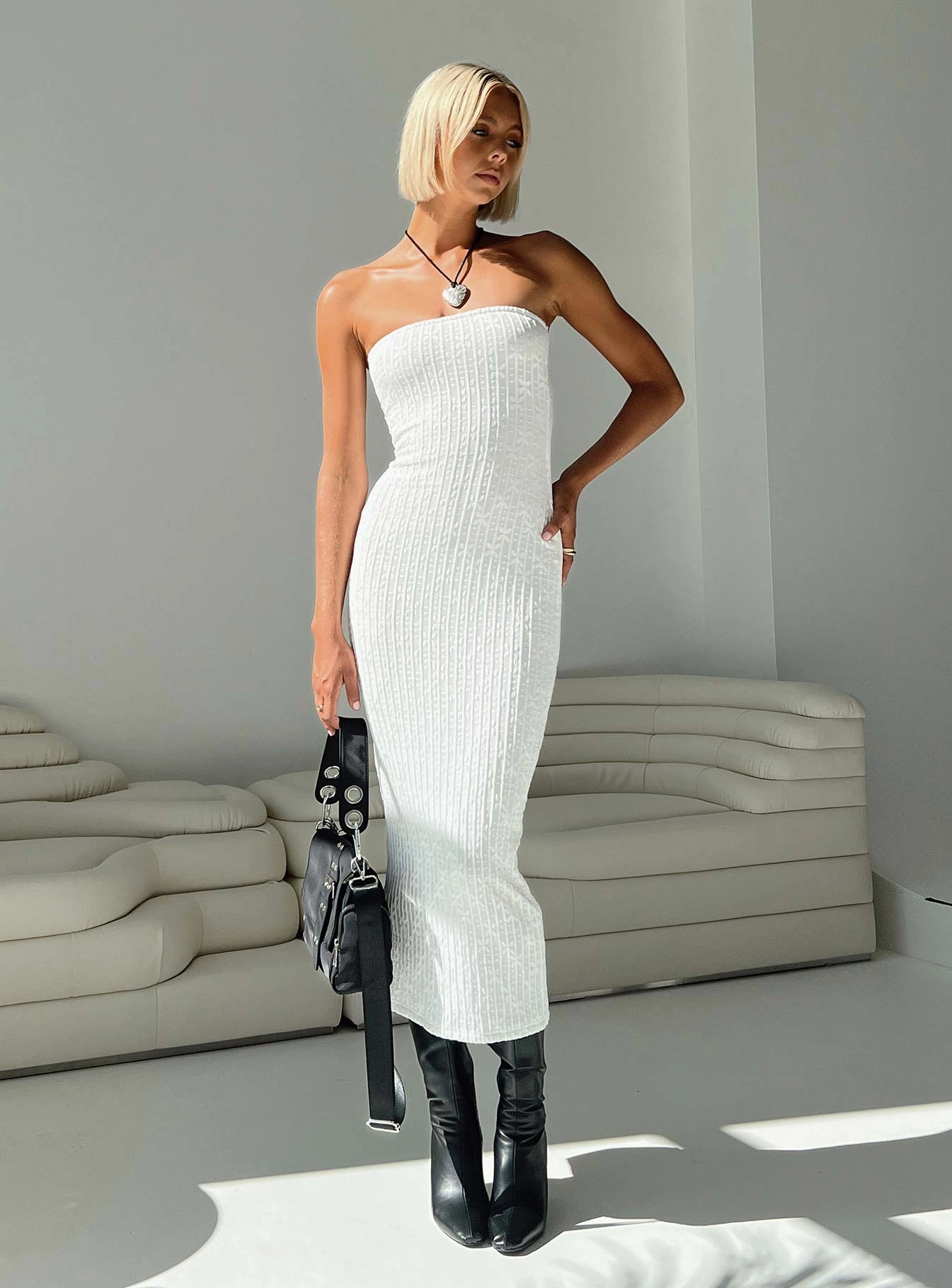 Anti-Static-Finish Seasonal Essential Lasance Maxi Dress White