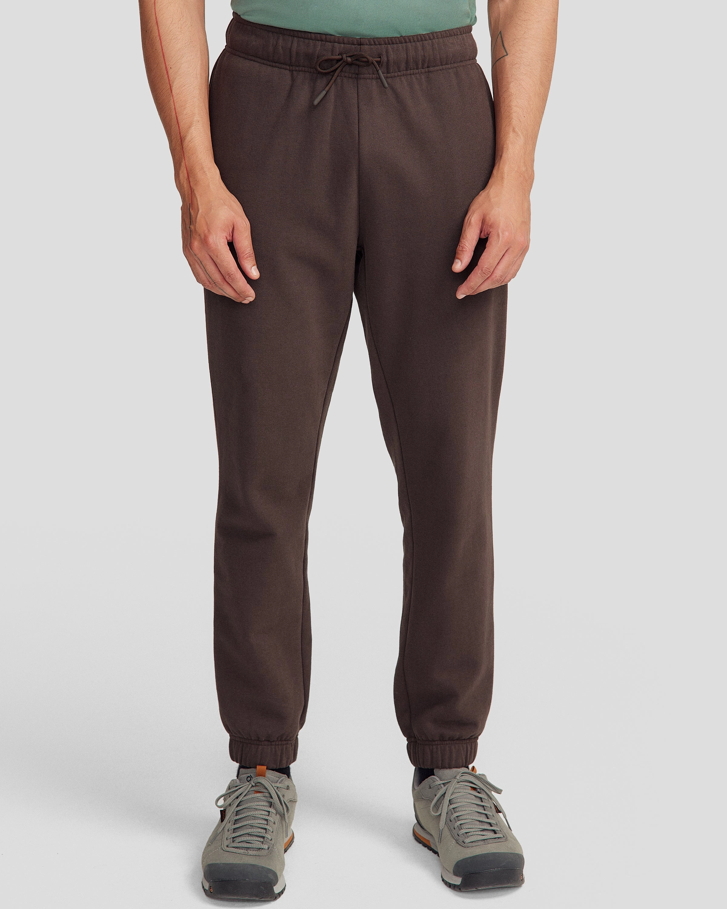 Quick Slip Men's Peak Badge Brushed Joggers - Cold Brew