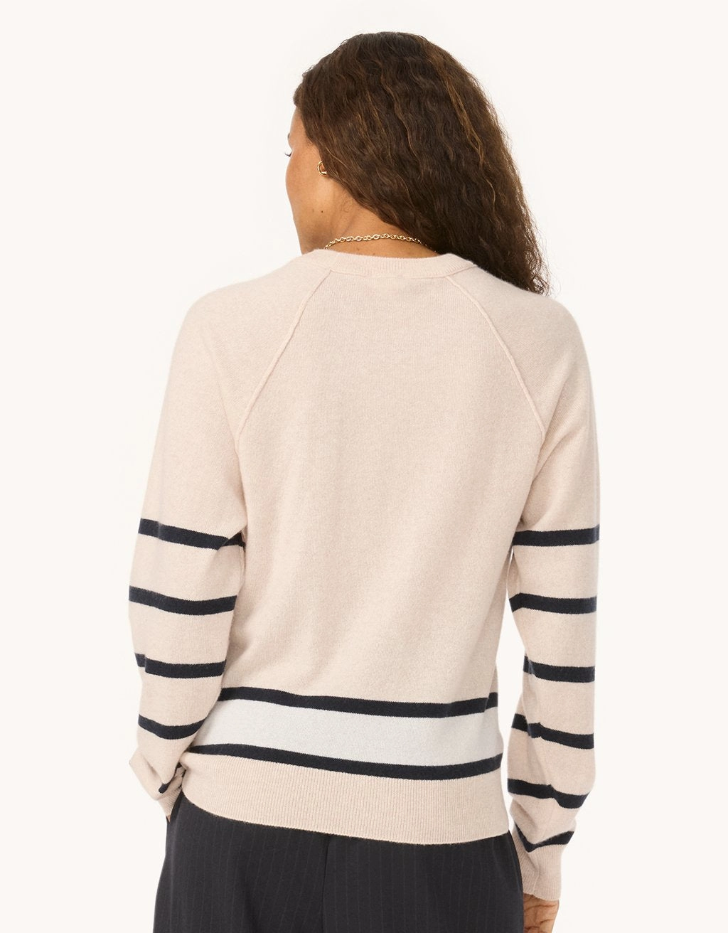 Textured Fabric Unsubscribed Everyday-Weight Cashmere Raglan Sweater