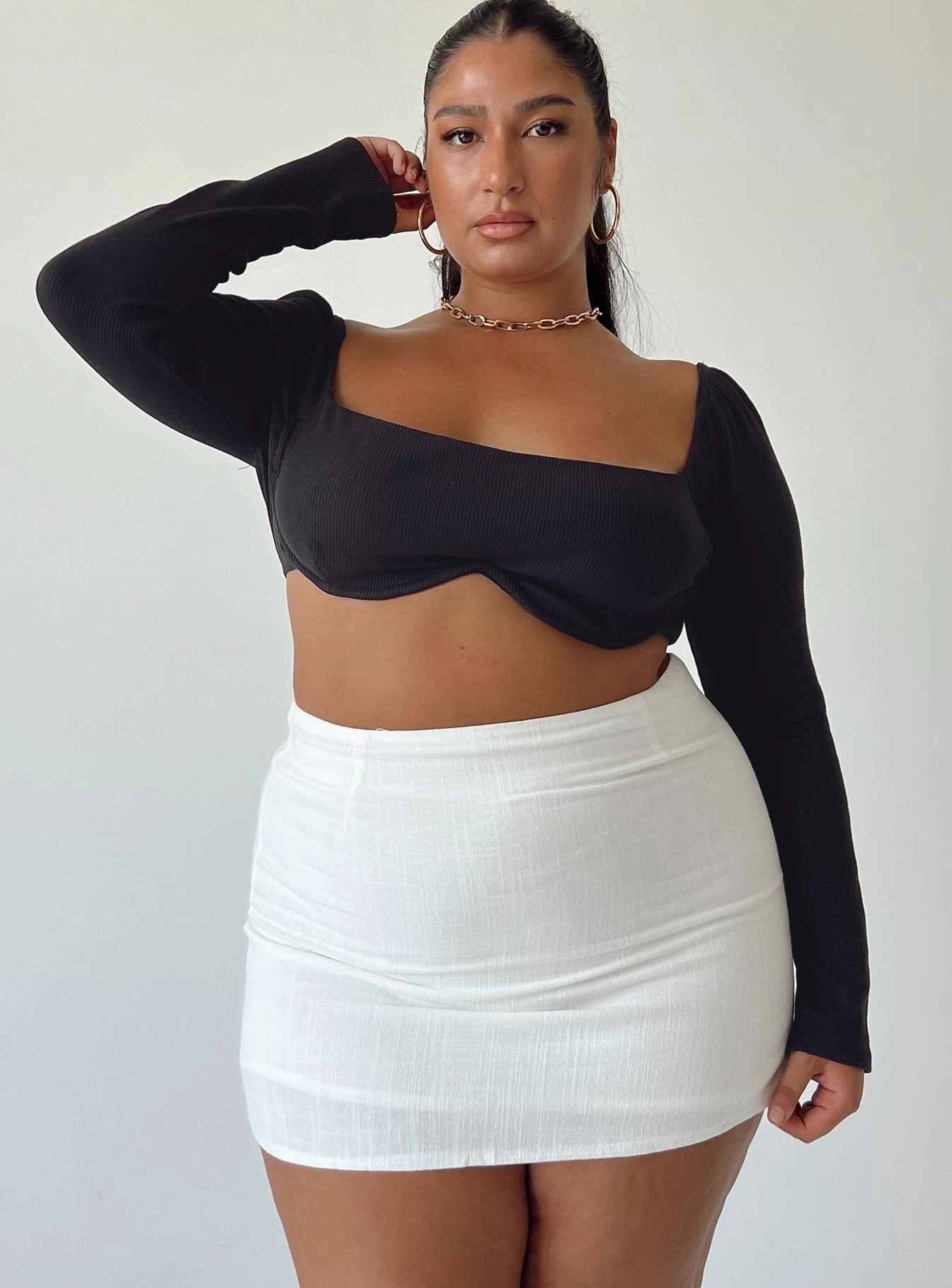 Selby Mini Skirt White Curve Subtle Details