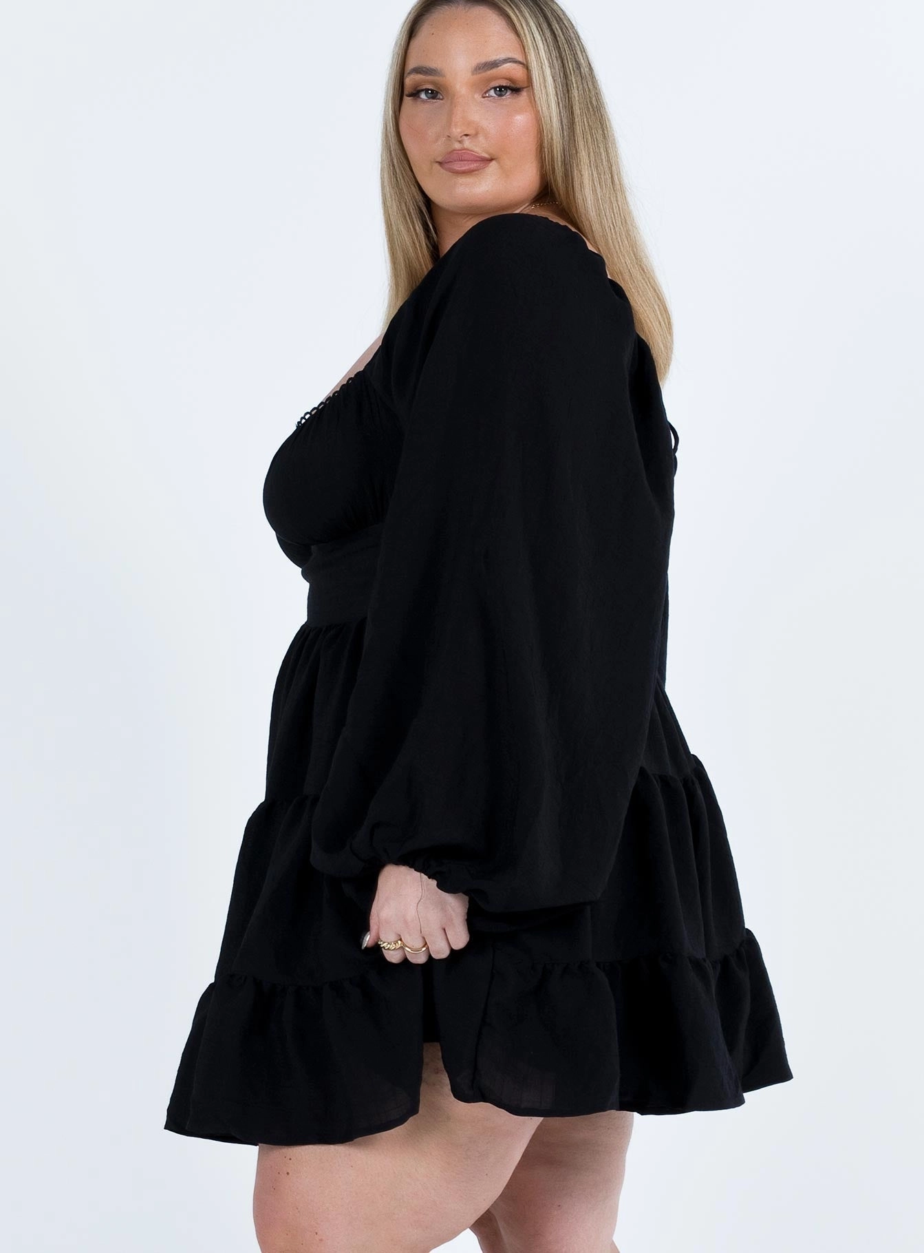 Danny Long Sleeve Mini Dress Black Curve Light Movement