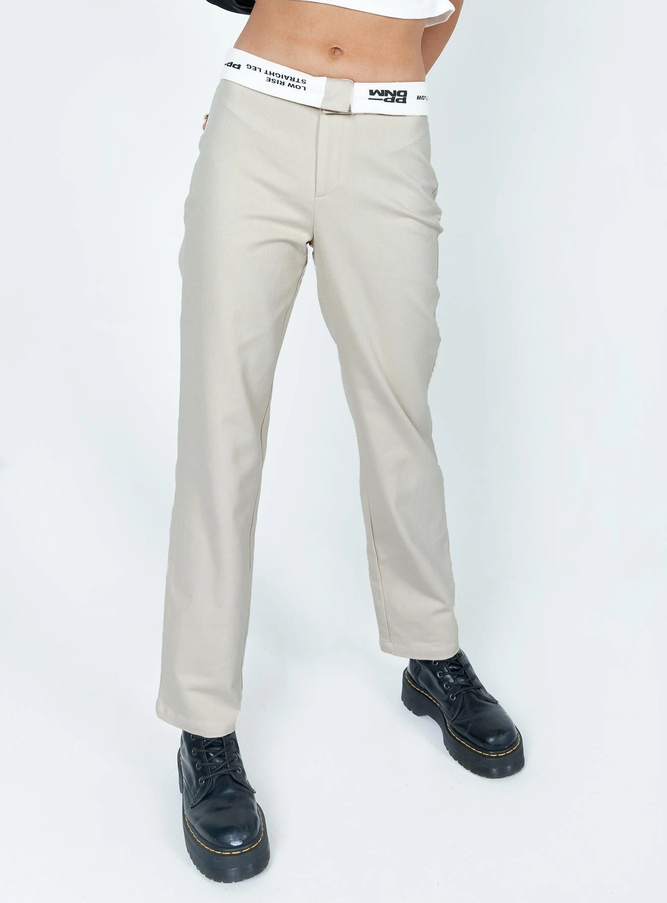Light Design Dava Low Rise Pants Cream
