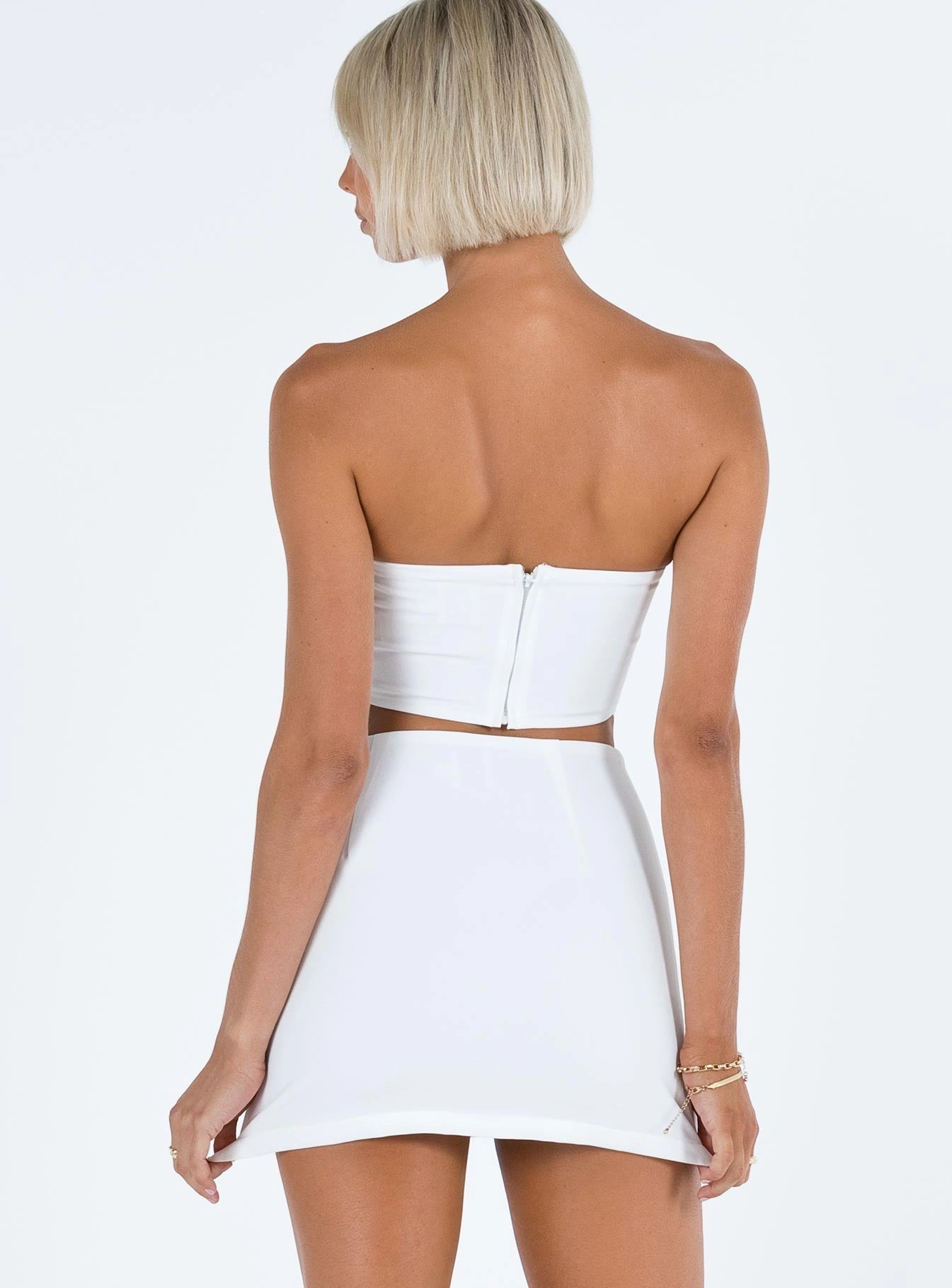 Elevate Set White Semi Sheer Fresh Energy