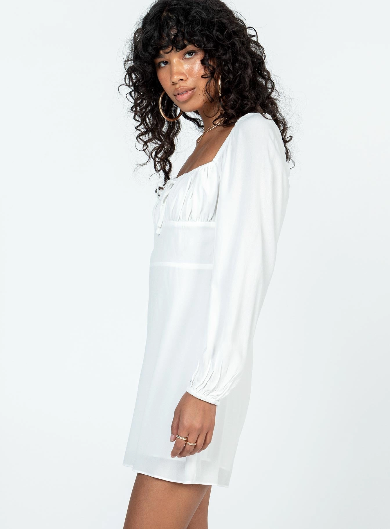 museum visit FoldablePackaging Elvira Mini Dress White
