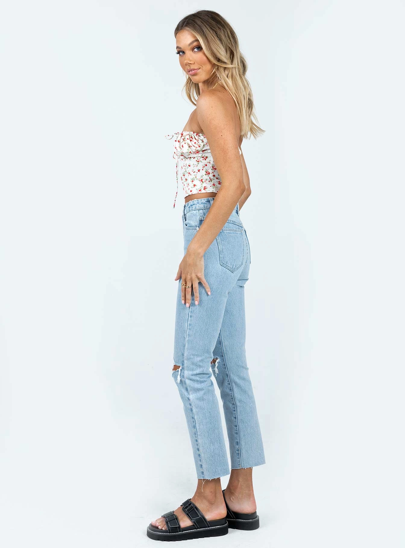 Abrand 94 High Slim Walkaway Rip Light Wash Denim Trend Setter Smart Casual Classic Wear Adjustable Belt Loops
