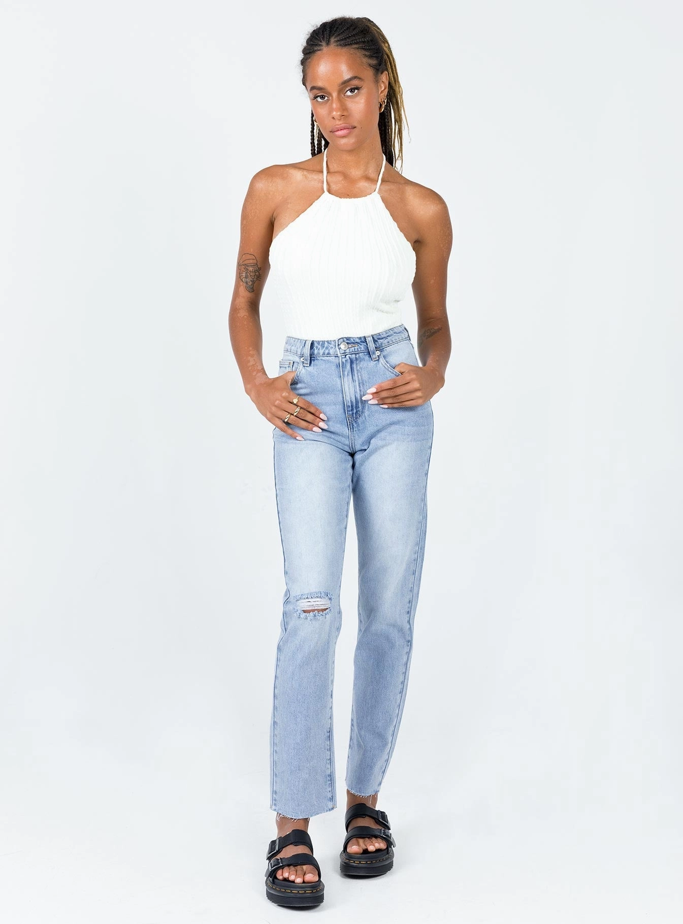 Evelyn Low Rise Denim Jeans Travel Outfit Street Fashion Creative Look