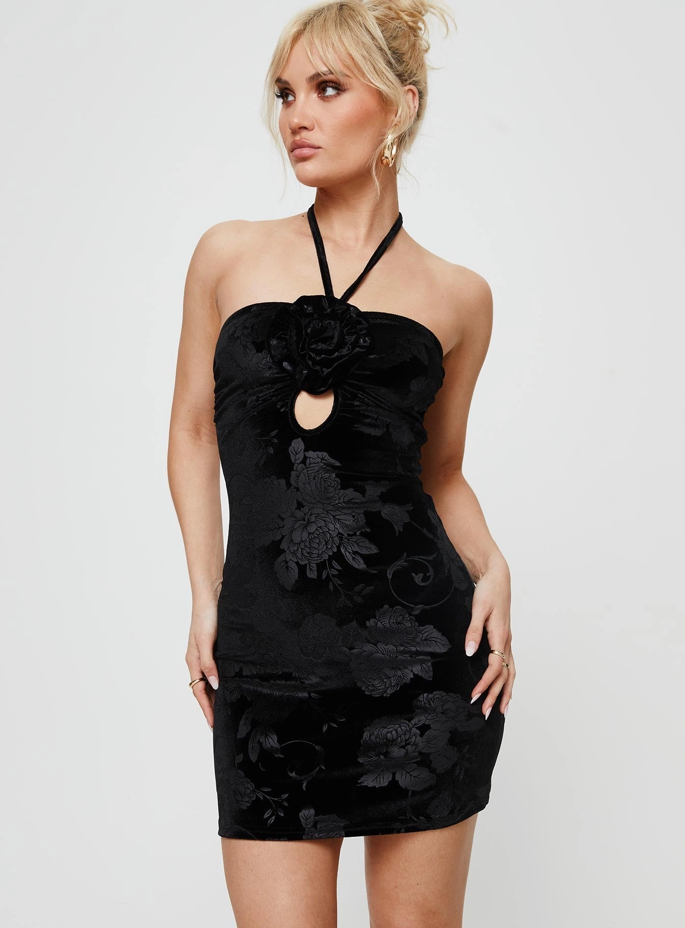 Layer Light Side Pleats Saveni Flower Mini Dress Black