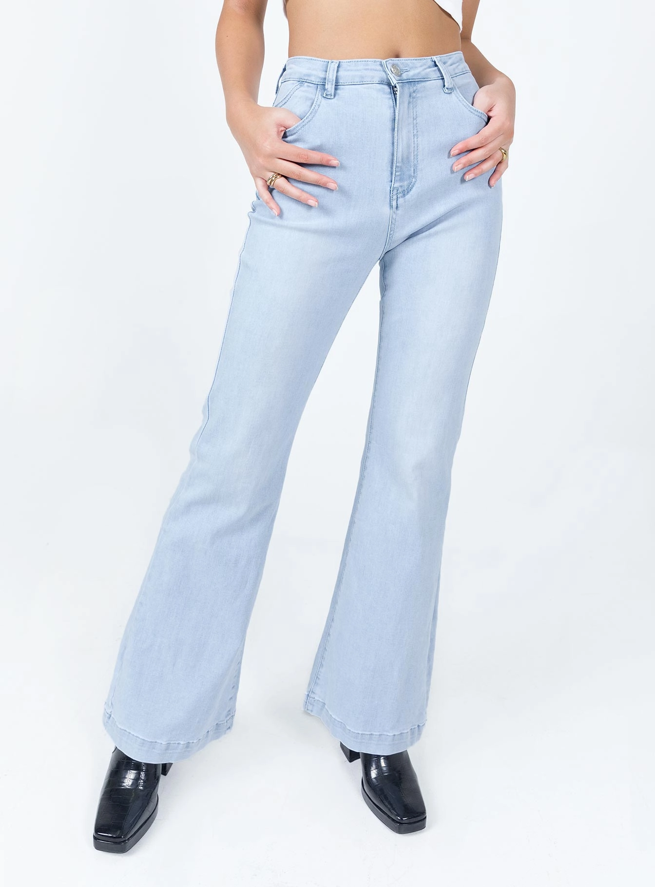 Morning Stroll Sustainable Classic Better With You Jeans Light Wash Denim