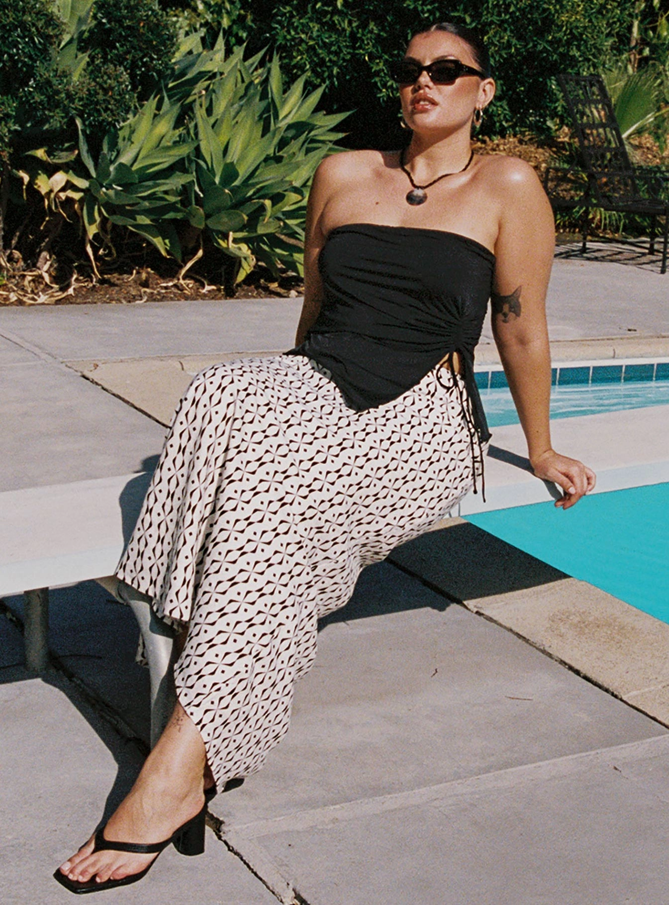 Mercer Linen Blend Maxi Skirt Black / White Curve Refined Edge