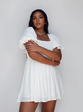 Trendy midi dress Sharp Profile Dani Mini Dress White