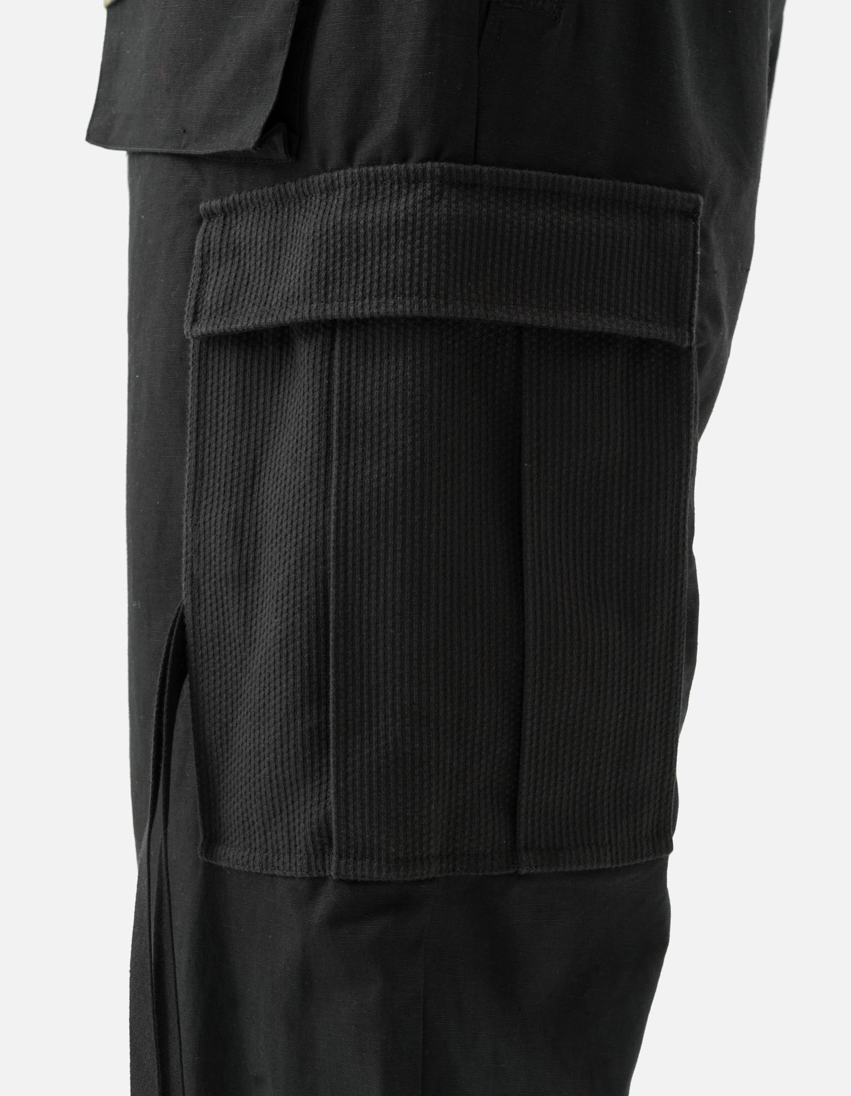 7110 Hemp Utility Cargo Track Pants Black Body shaping
