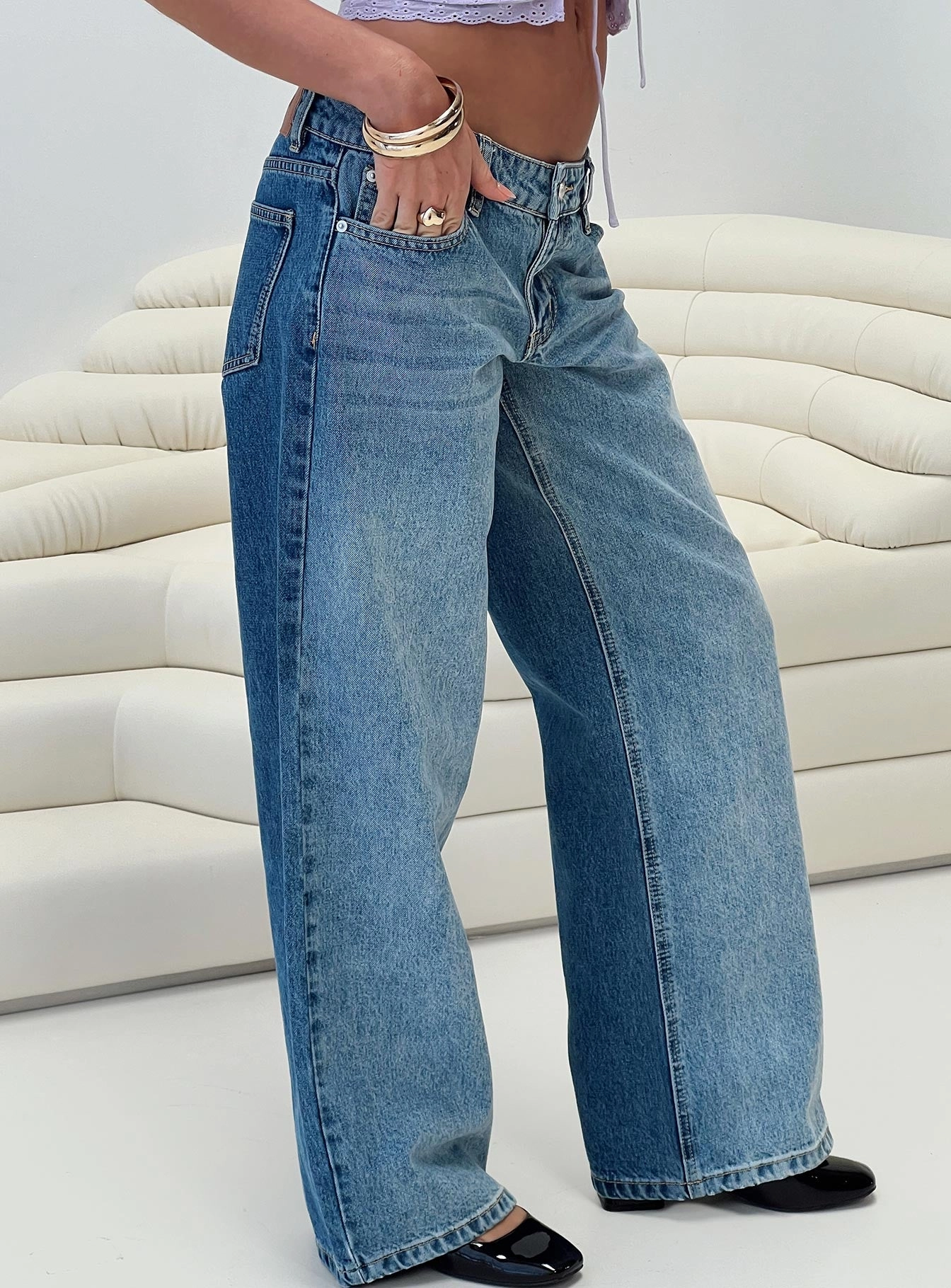 Slim Family Style Daily Wear Ferris Two-toned Mid Rise Straight Leg Jeans Blue Wash Denim