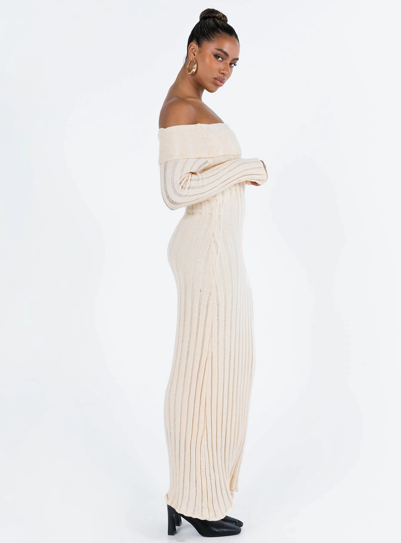 Thermal-Lined HypoallergenicFiber Lefler Off The Shoulder Maxi Dress Beige