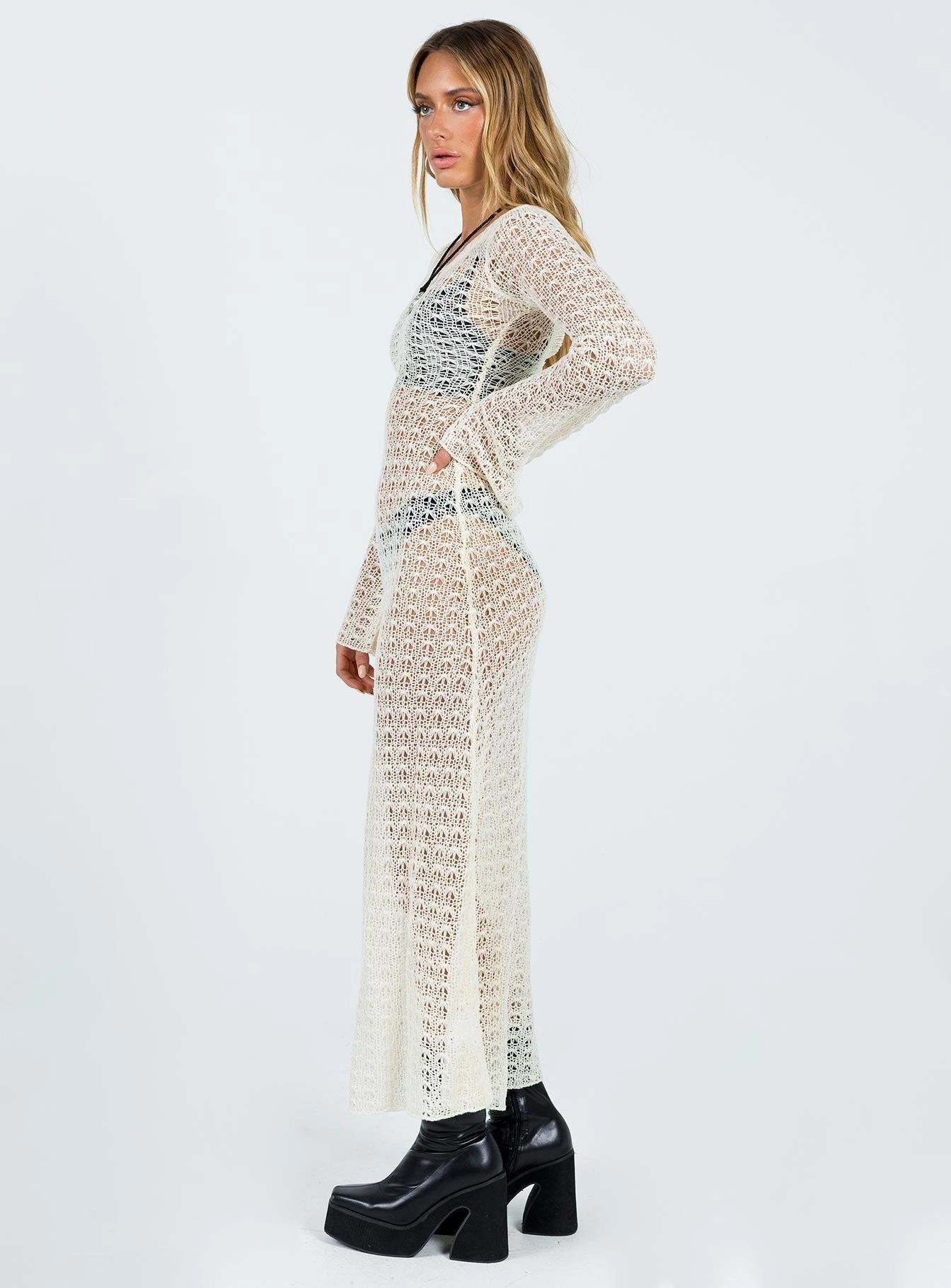 Margarida Crochet Maxi Dress Beige Chic Fit Satin-Sleeve
