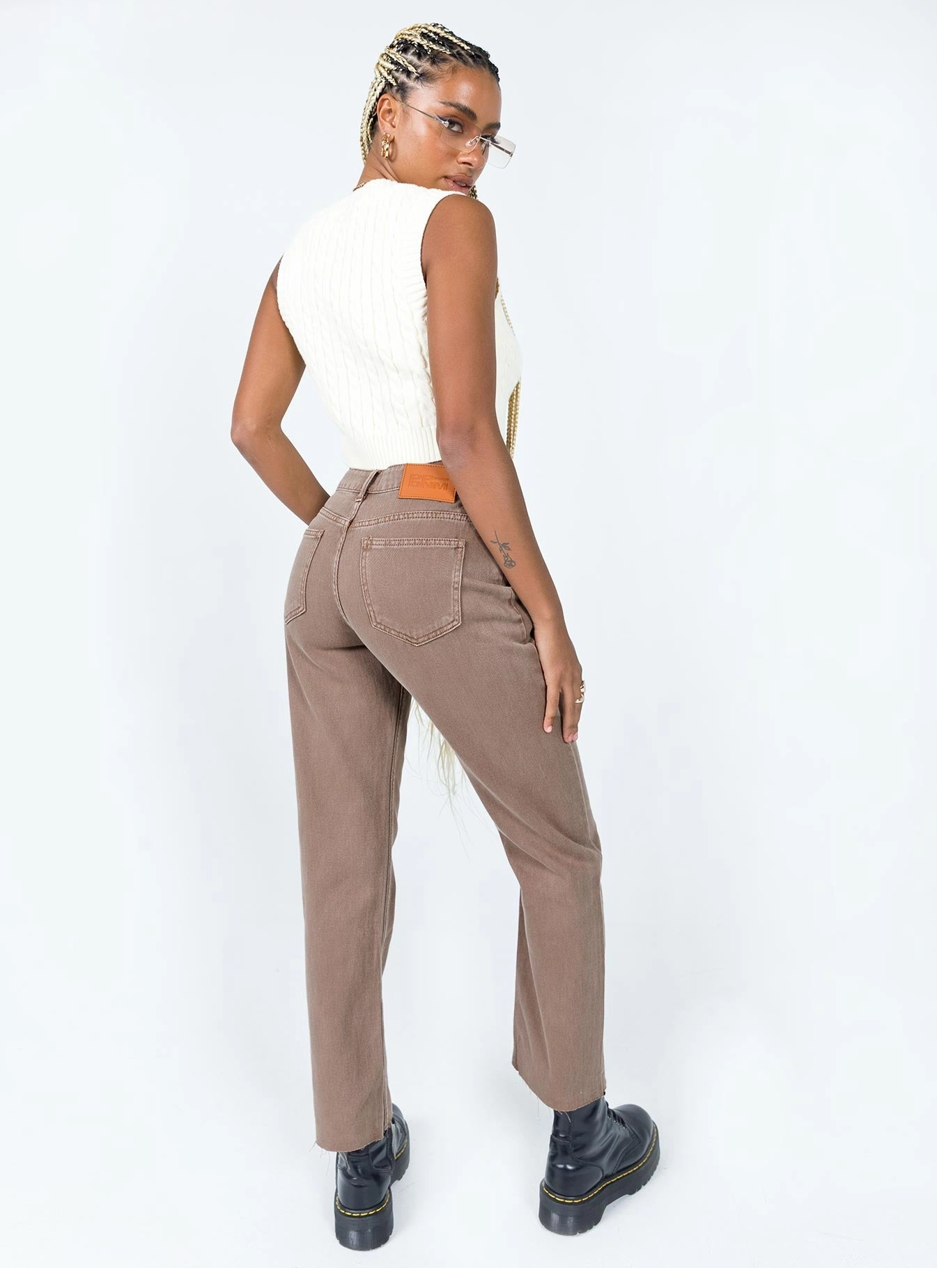 Evening Stroll Athlete Fit Style Element Eda Straight Leg Jean Brown