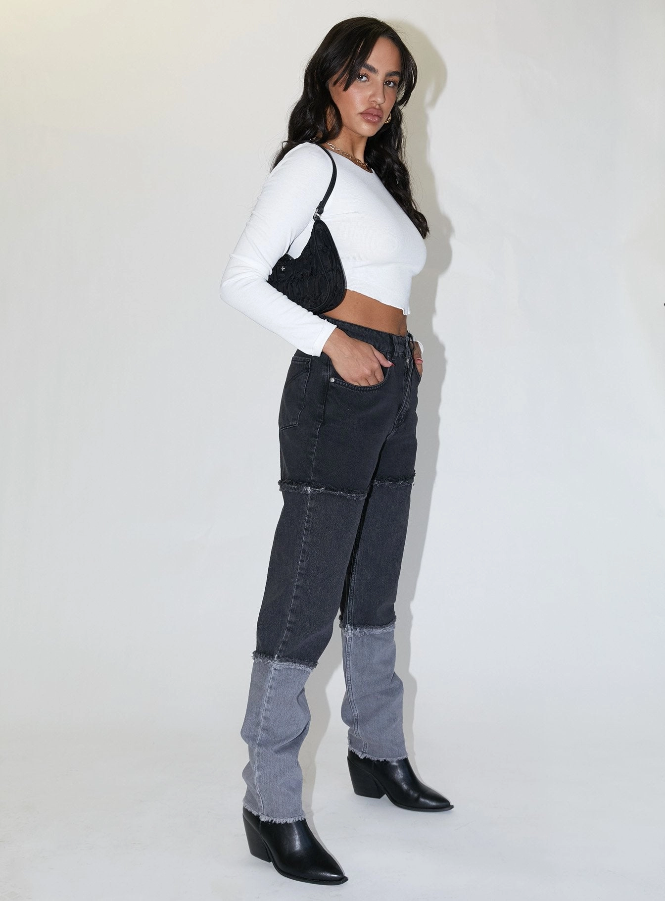 Outfit Essential The Ragged Priest 3 Panel Ombre Black Mom Jean w/fray Seams