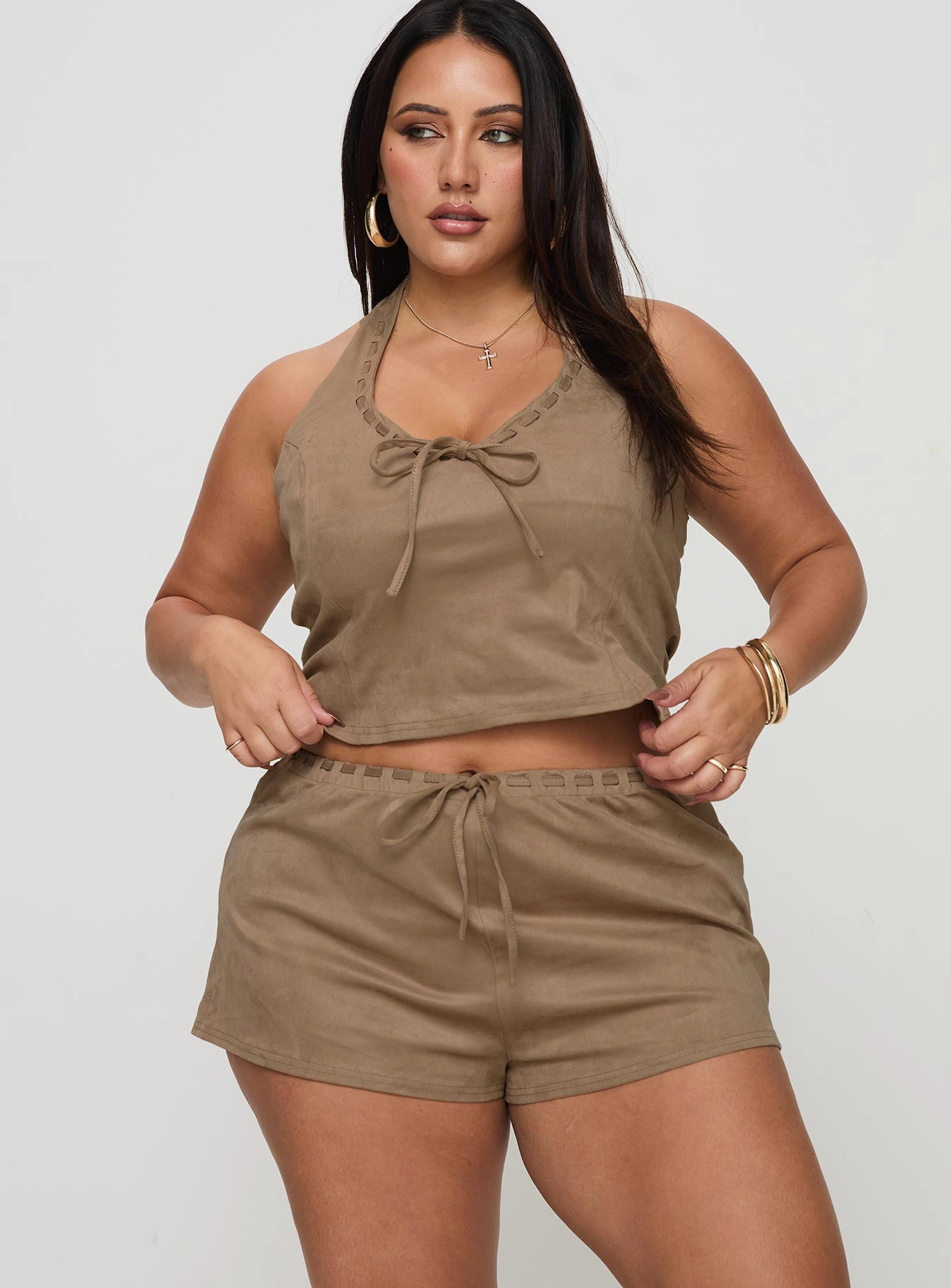 Eternal Youth Faux Suede Short Taupe Curve Recycled Polyester Slim Motion Fit