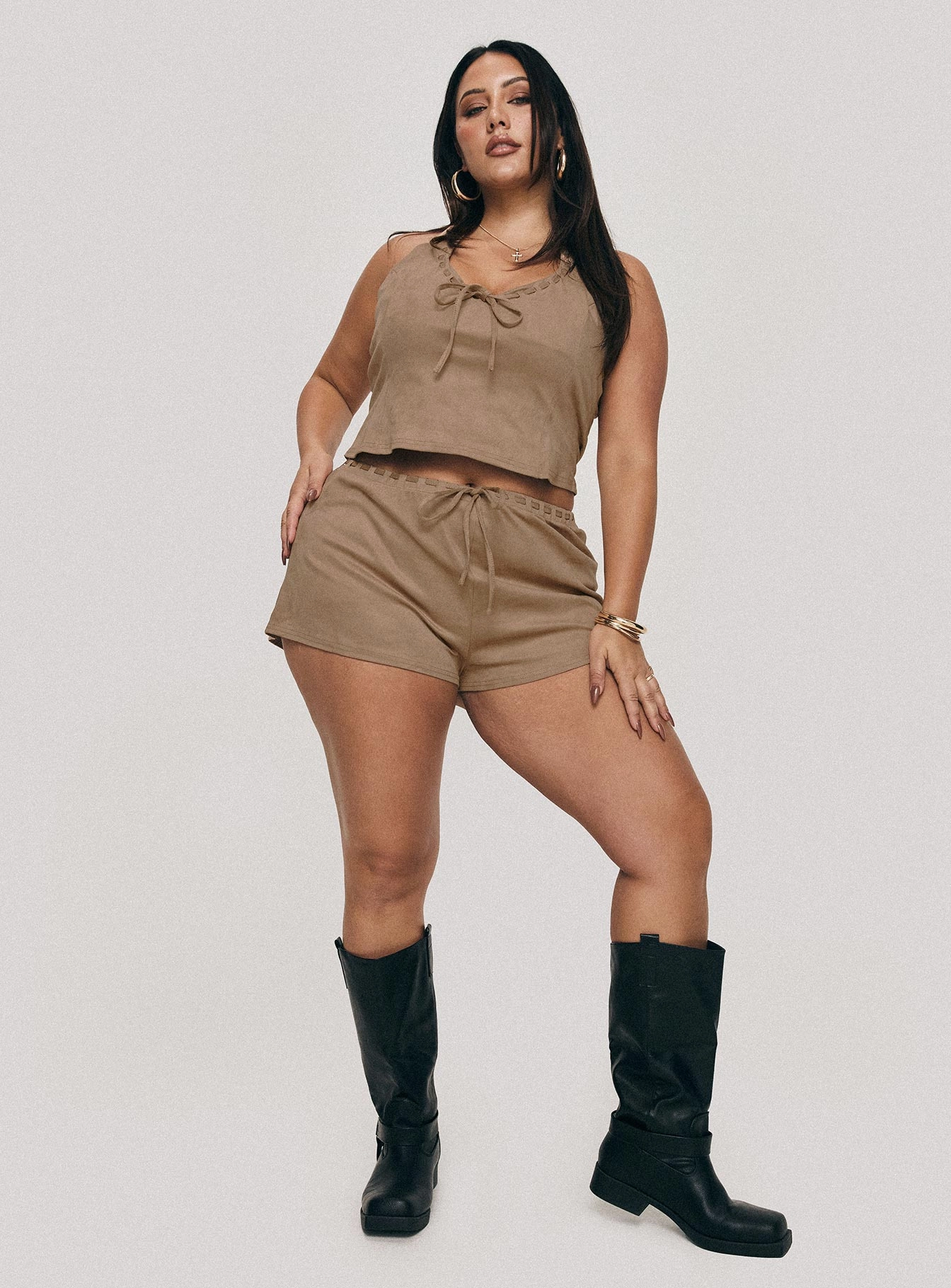 Eternal Youth Faux Suede Short Taupe Curve Active Life