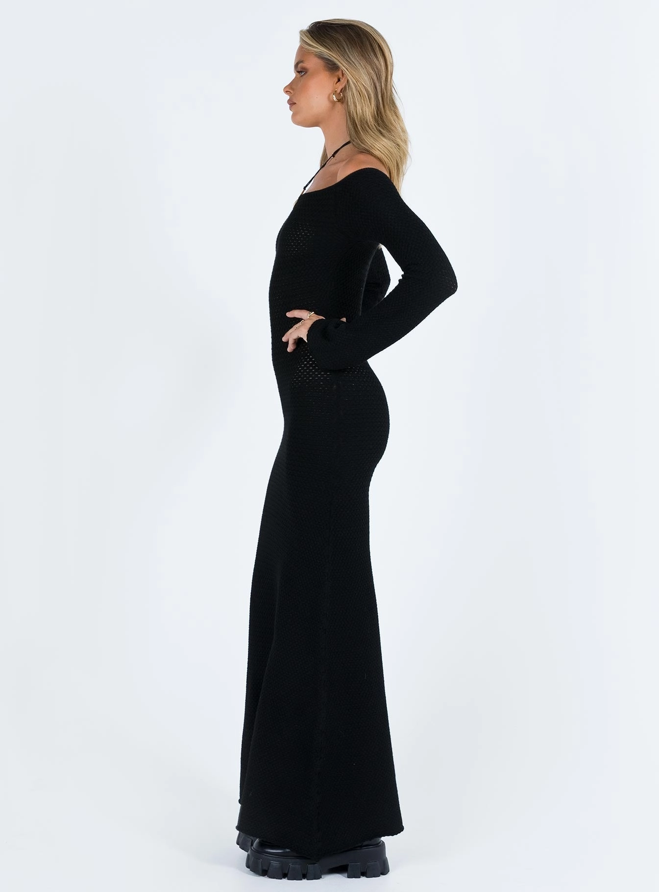 Fashion Option Eye Catching Devyn Off The Shoulder Maxi Dress Black